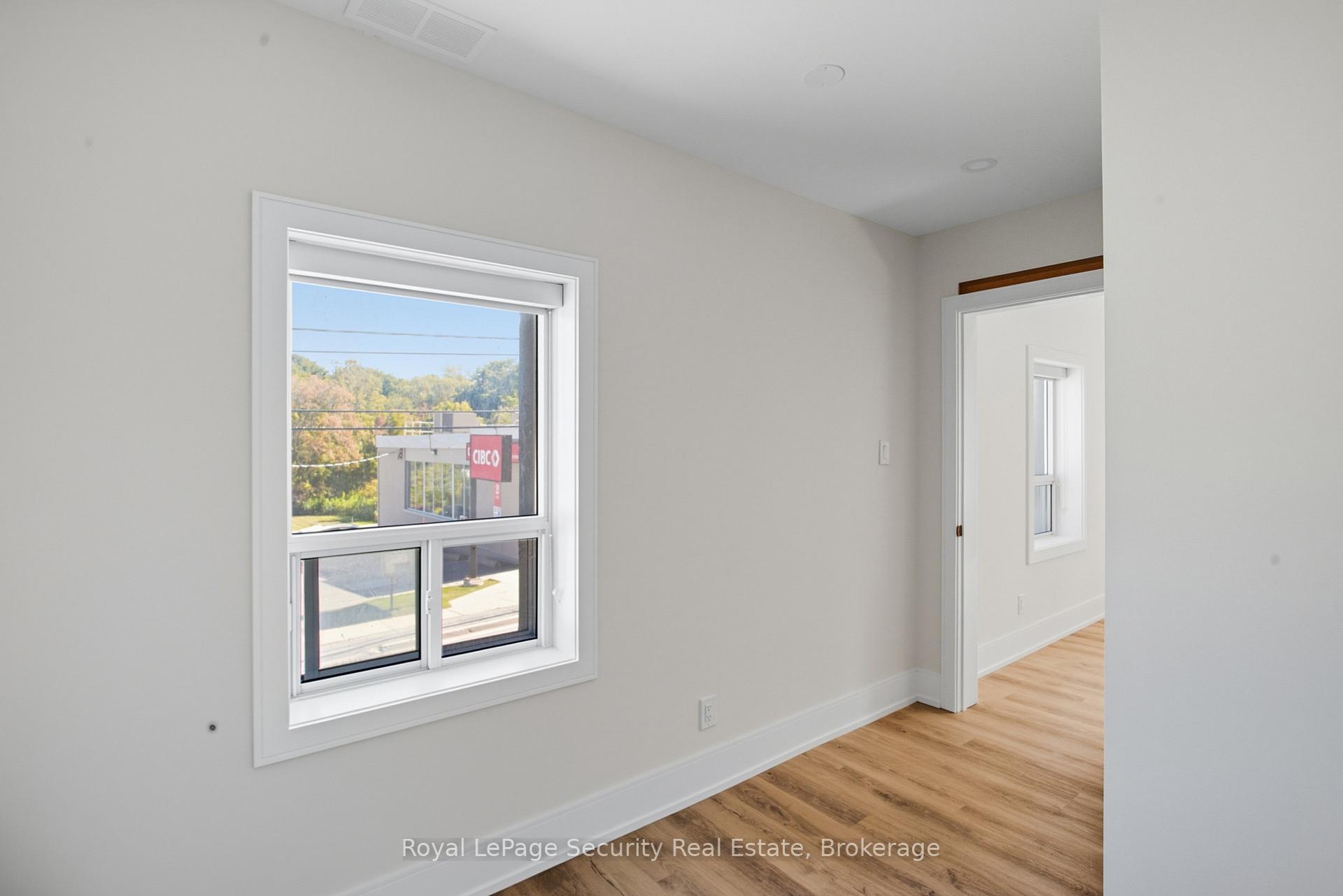 Photo 3 of Unit A, 185 Main Street, King, Schomberg — HOMEH