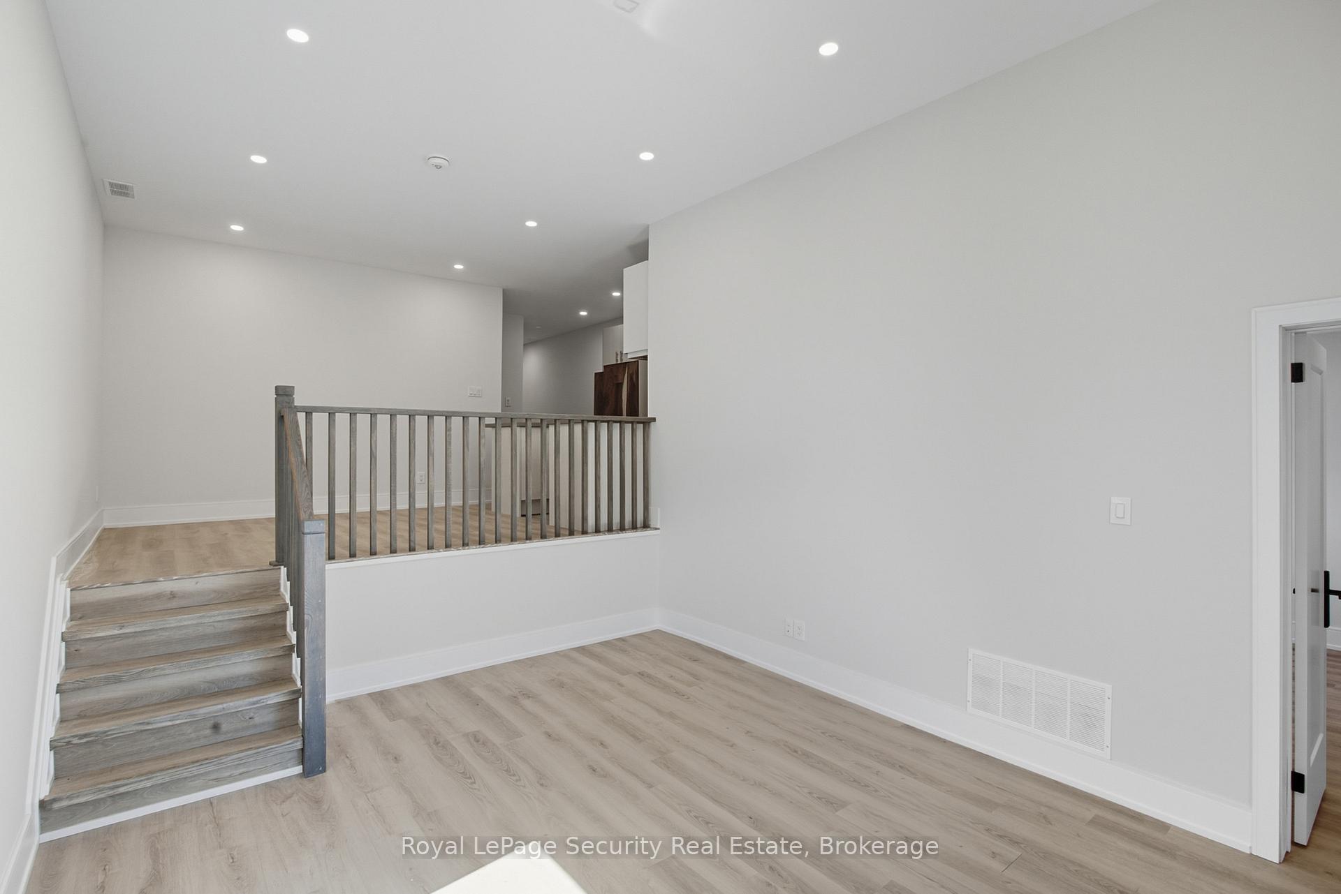 Photo 6 of Unit A, 185 Main Street, King, Schomberg — HOMEH