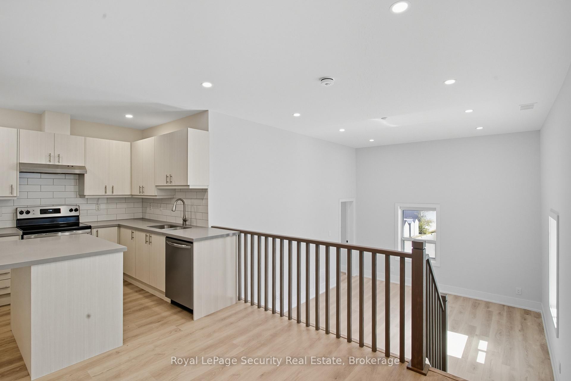 Photo 8 of Unit A, 185 Main Street, King, Schomberg — HOMEH