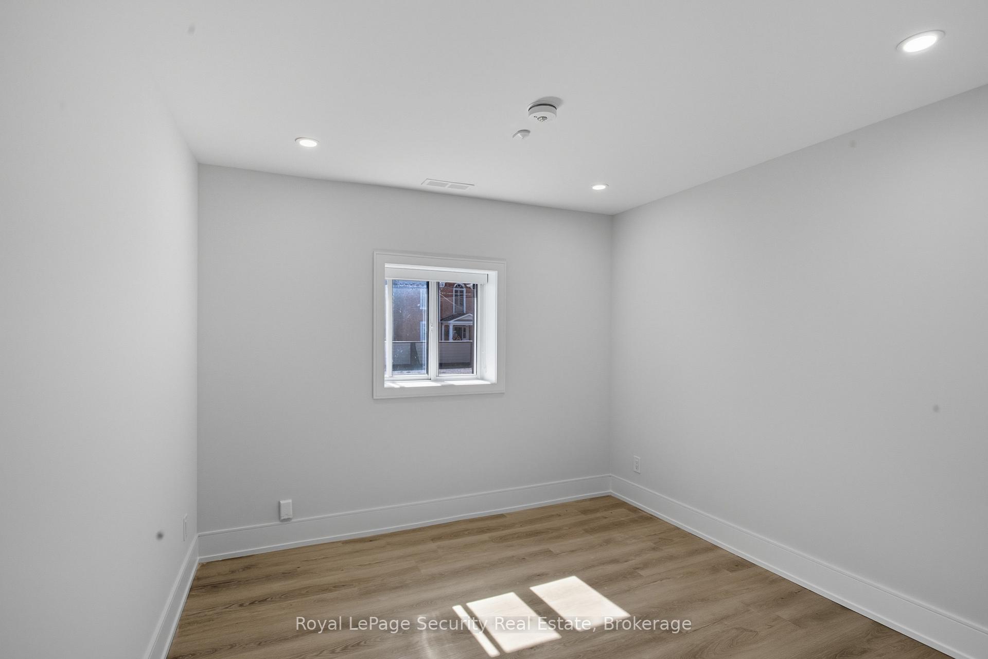 Photo 13 of Unit A, 185 Main Street, King, Schomberg — HOMEH