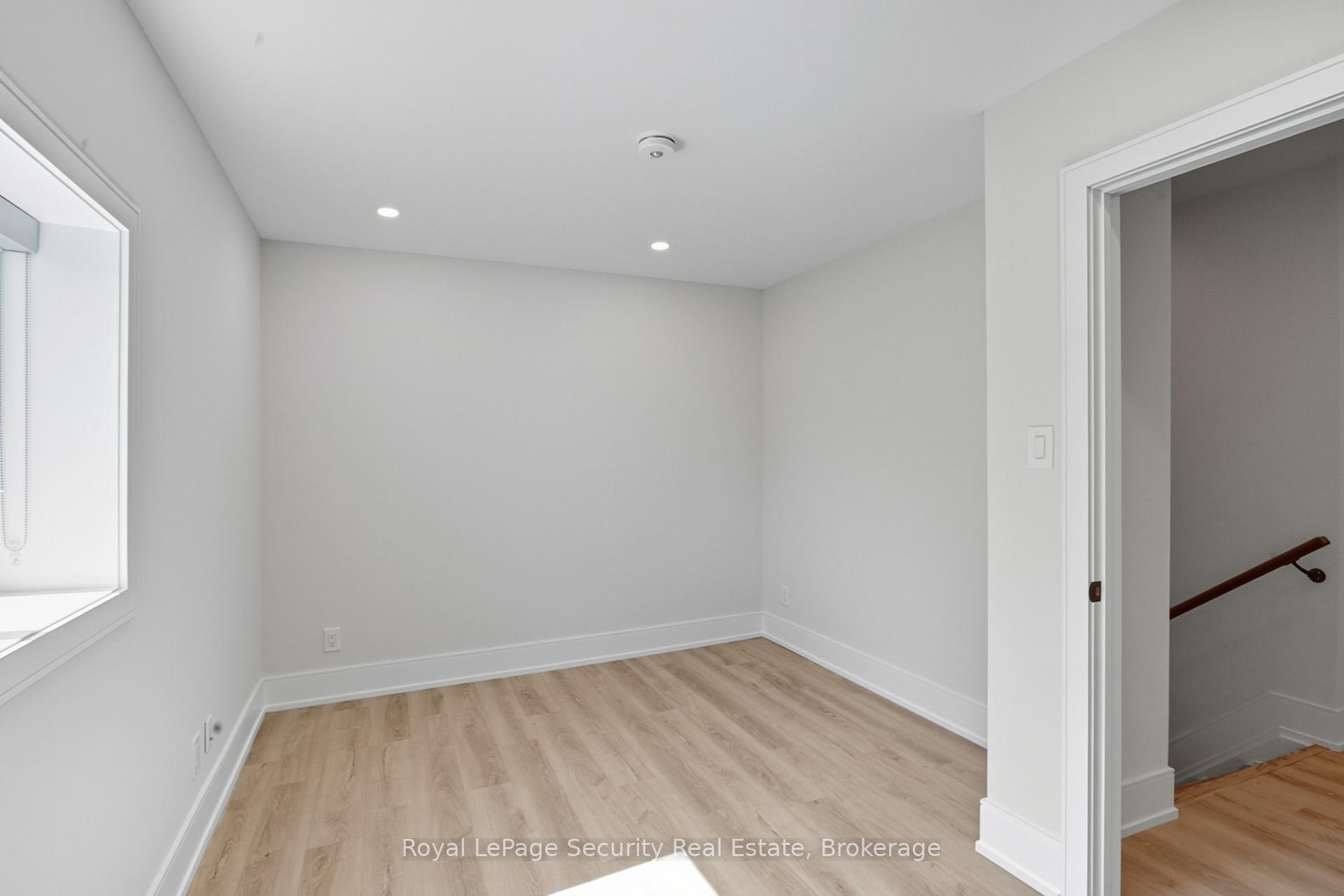 Photo 18 of Unit A, 185 Main Street, King, Schomberg — HOMEH