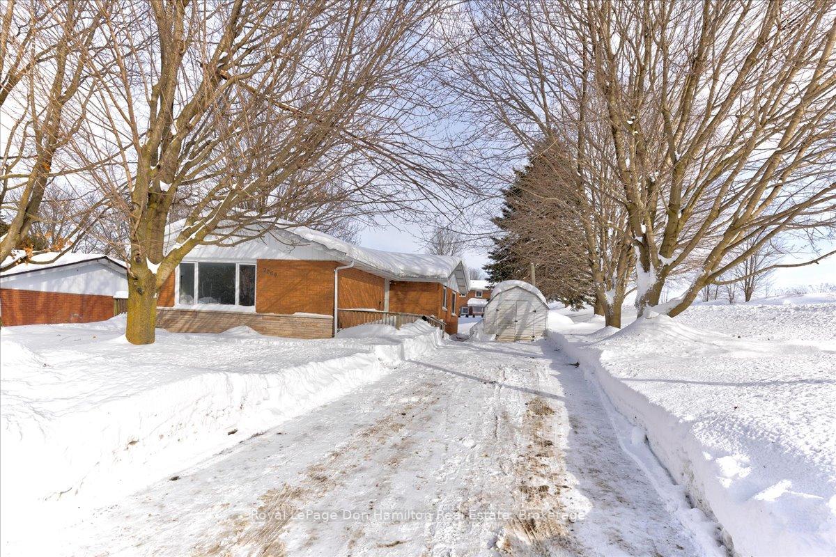 Photo 4 of 2069 Wellington Street S, Howick — HOMEH