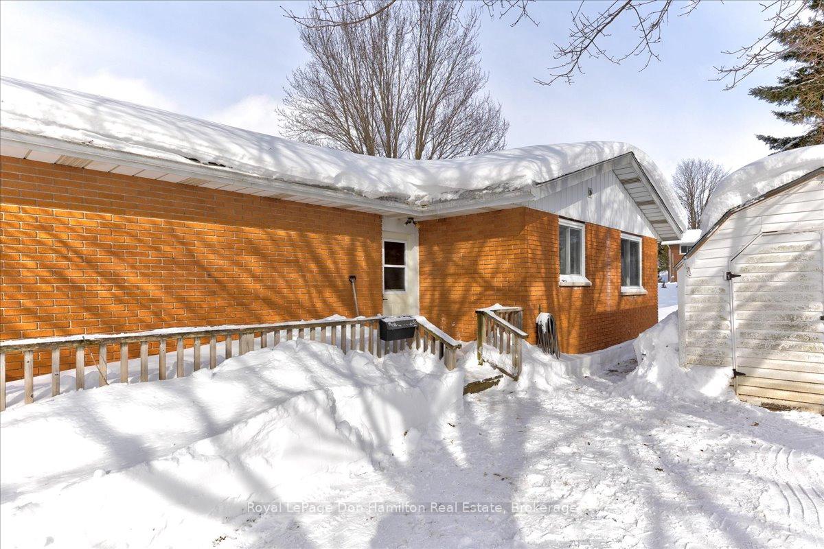 Photo 5 of 2069 Wellington Street S, Howick — HOMEH