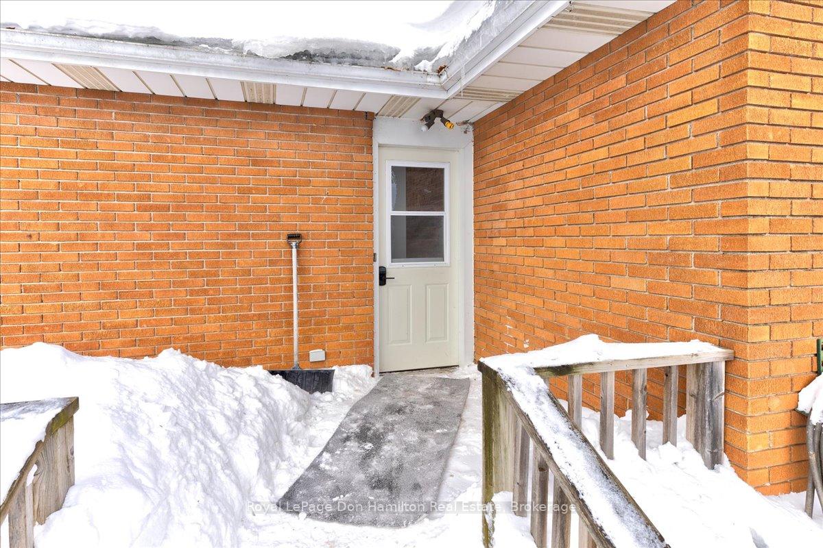 Photo 7 of 2069 Wellington Street S, Howick — HOMEH