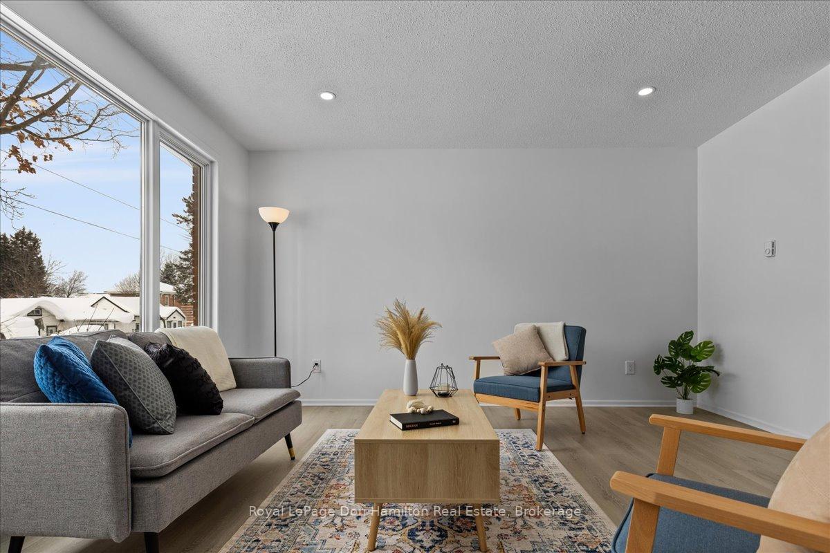 Photo 11 of 2069 Wellington Street S, Howick — HOMEH