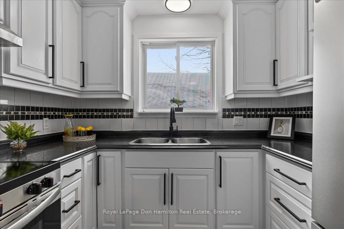 Photo 13 of 2069 Wellington Street S, Howick — HOMEH