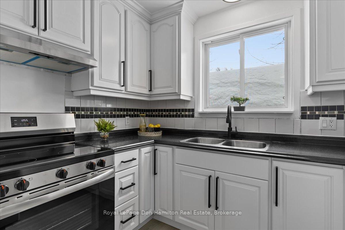 Photo 15 of 2069 Wellington Street S, Howick — HOMEH