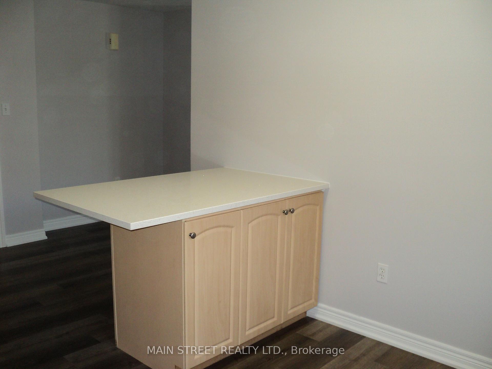Photo 5 of Unit Upper Unit, 43 Spitfire Drive, Hamilton, Mount Hope — HOMEH