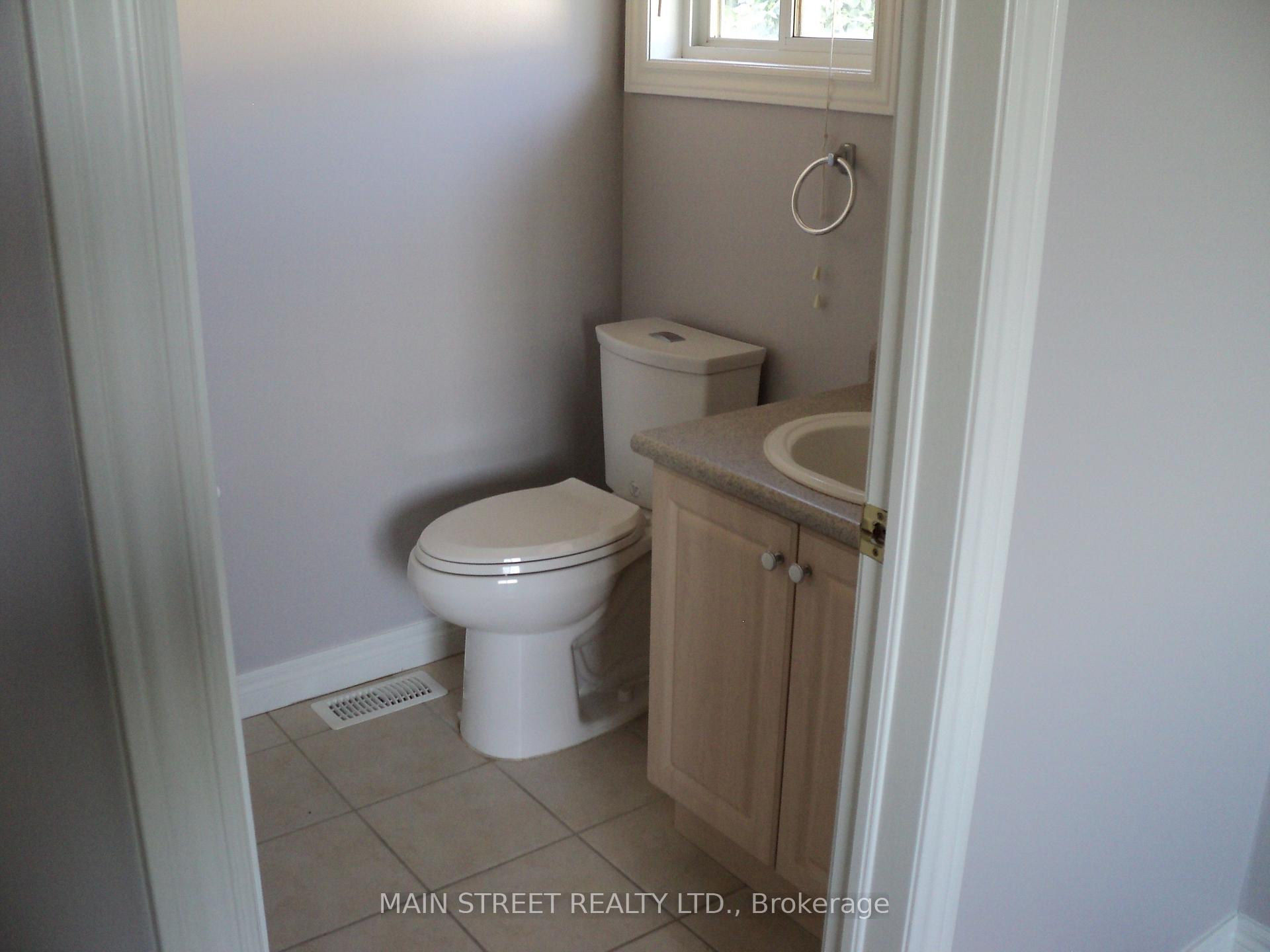 Photo 9 of Unit Upper Unit, 43 Spitfire Drive, Hamilton, Mount Hope — HOMEH