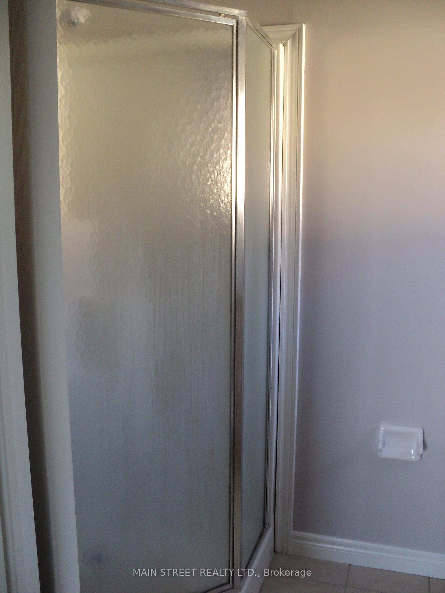Photo 10 of Unit Upper Unit, 43 Spitfire Drive, Hamilton, Mount Hope — HOMEH