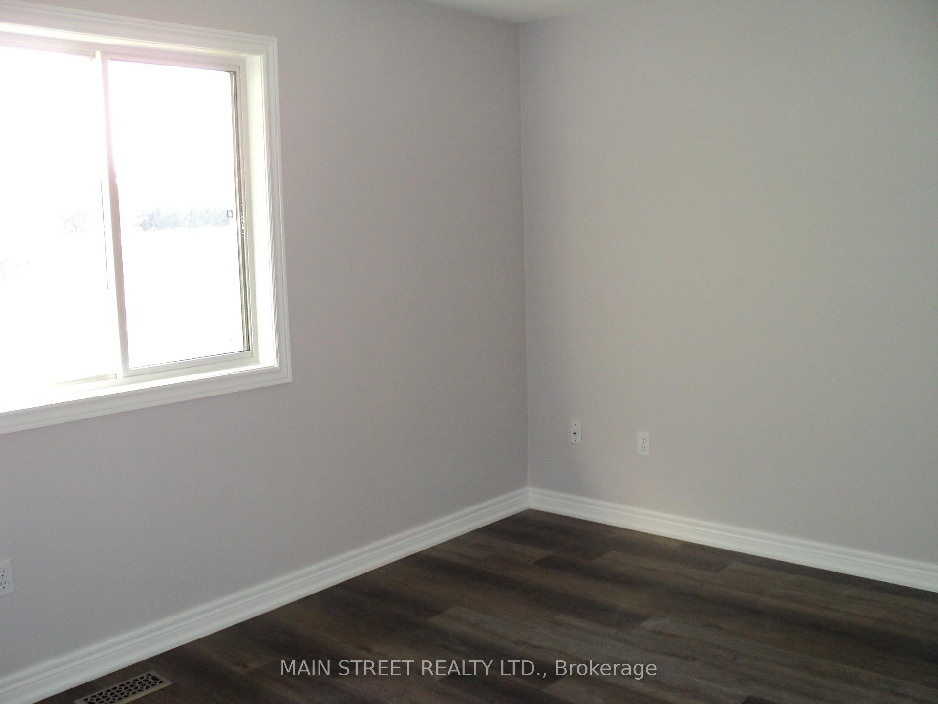 Photo 11 of Unit Upper Unit, 43 Spitfire Drive, Hamilton, Mount Hope — HOMEH