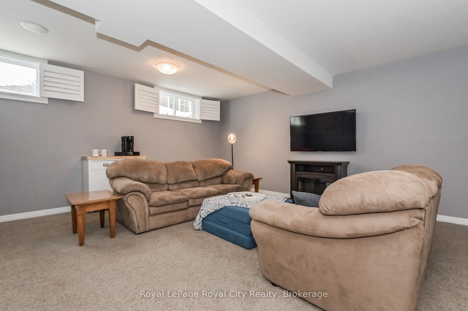Photo 17 of 84 Andrews Drive W, Mapleton, Rural Mapleton — HOMEH