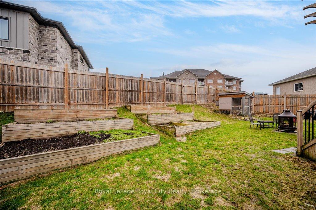 Photo 27 of 84 Andrews Drive W, Mapleton, Rural Mapleton — HOMEH