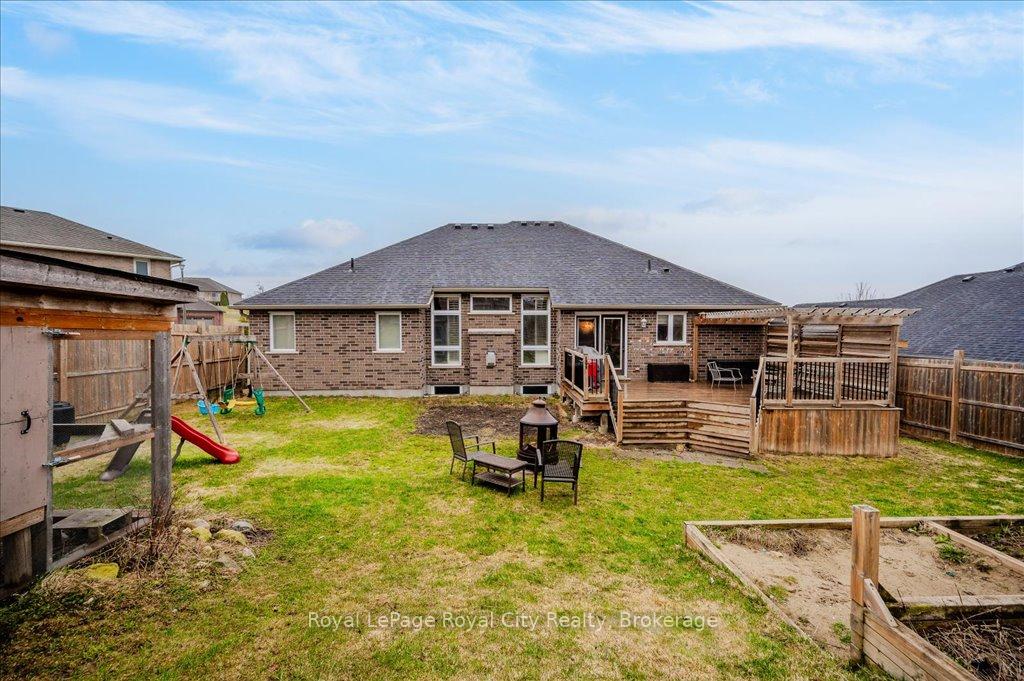 Photo 28 of 84 Andrews Drive W, Mapleton, Rural Mapleton — HOMEH