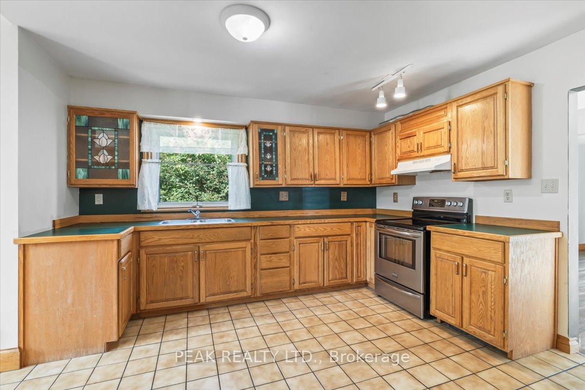 Photo 5 of 101 King Street, Kincardine — HOMEH