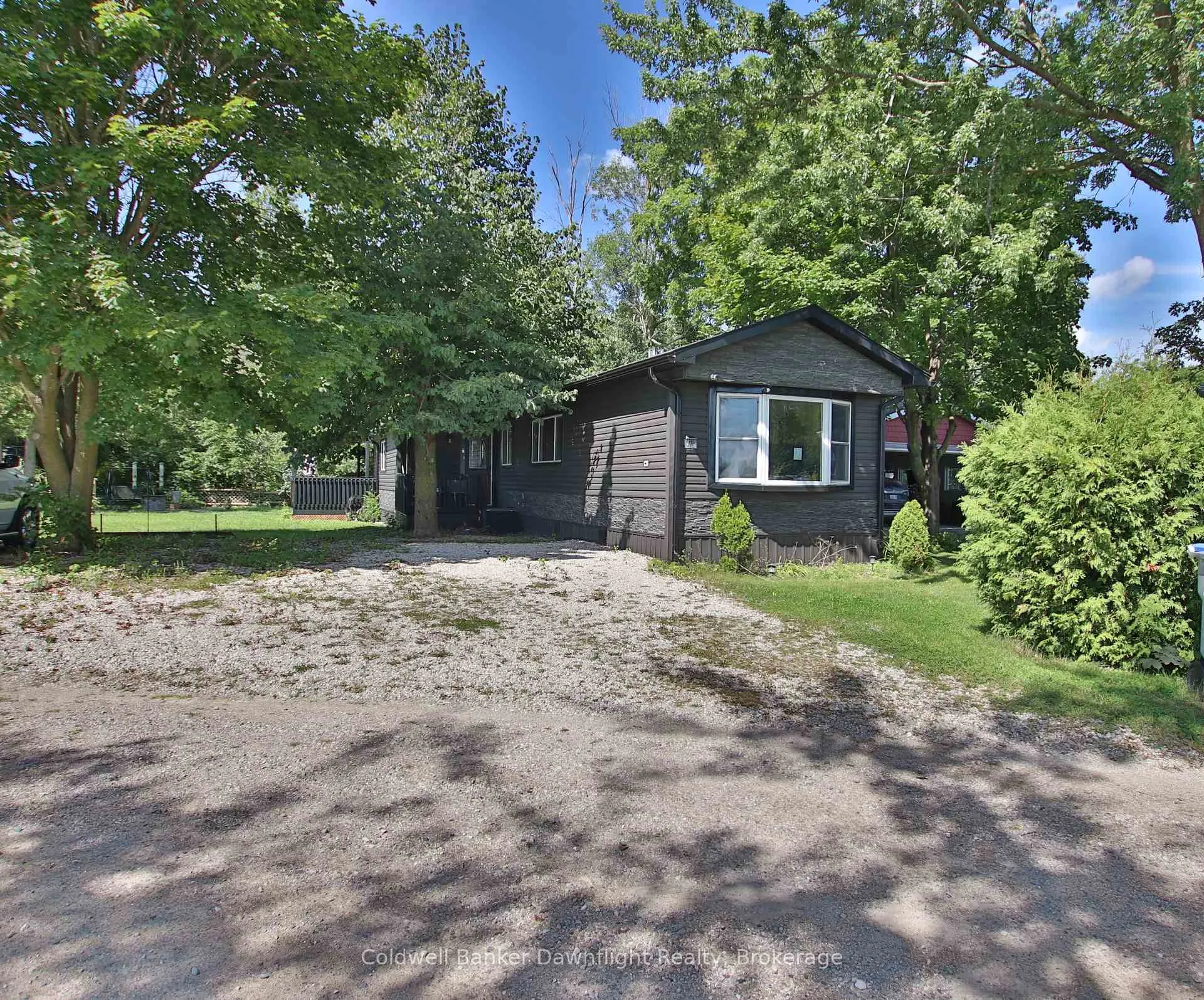 Front of Unit 7 First Ave, 75049 Hensall Road