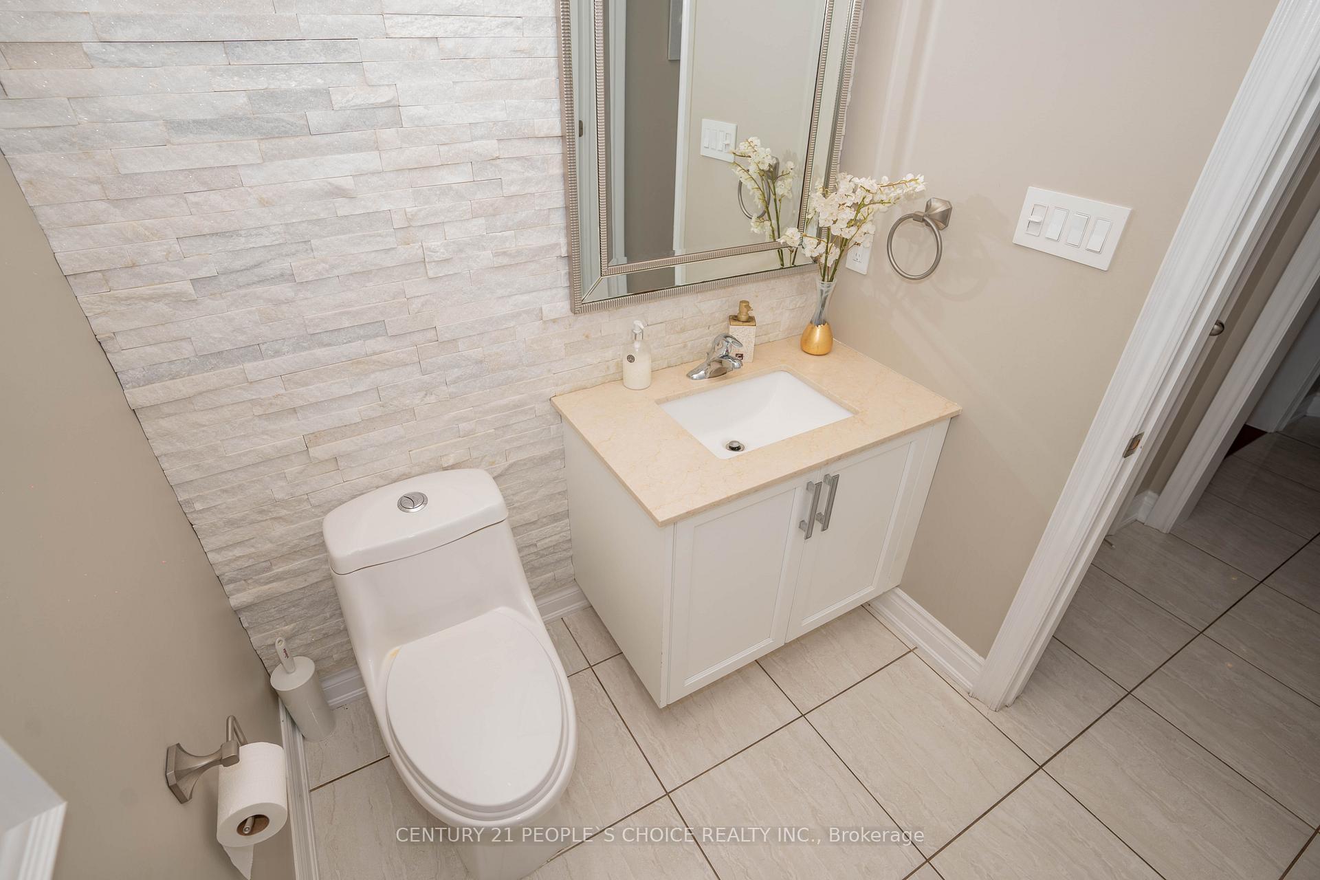 Photo 10 of 39 Munsie Drive, King, Nobleton — HOMEH