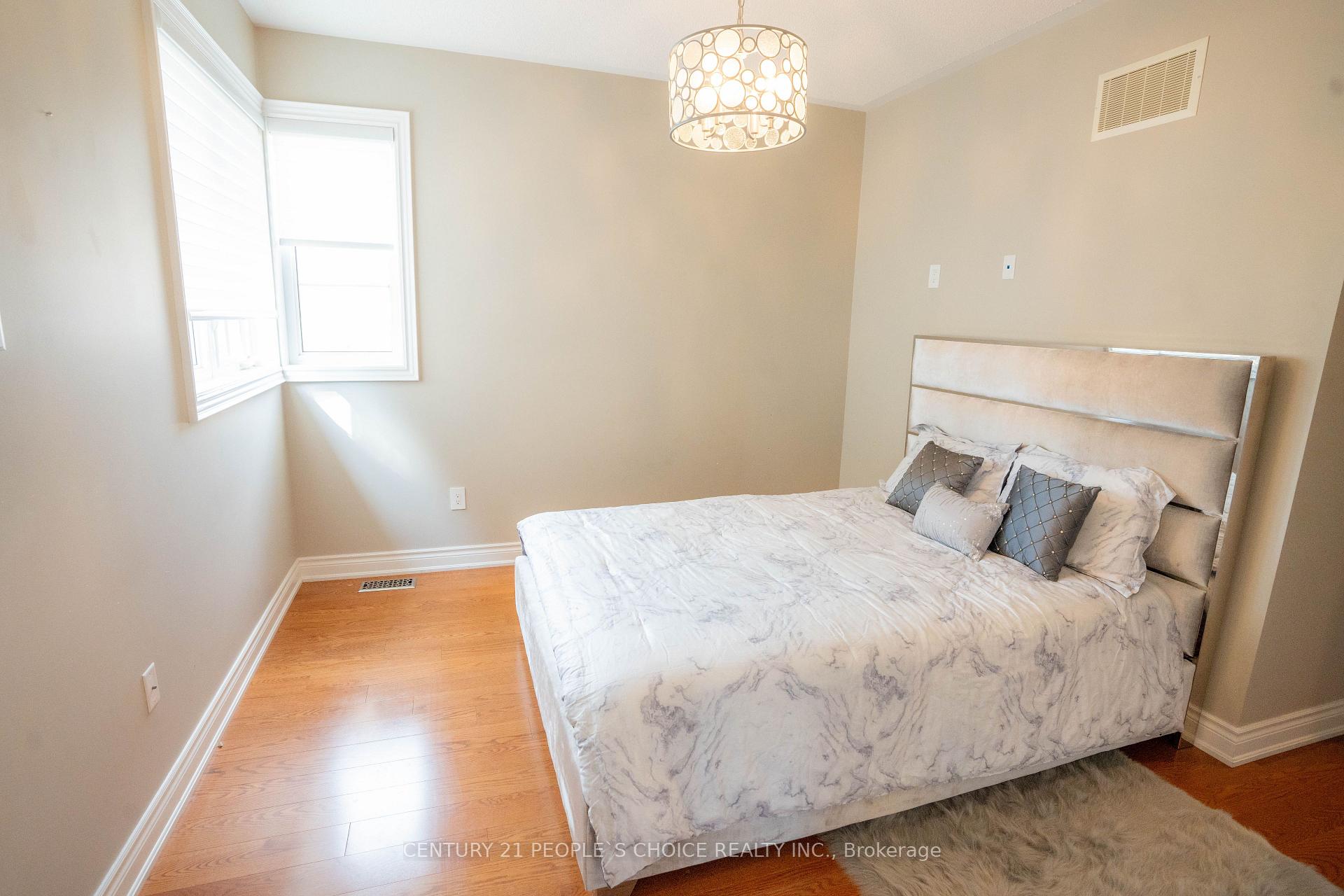 Photo 33 of 39 Munsie Drive, King, Nobleton — HOMEH