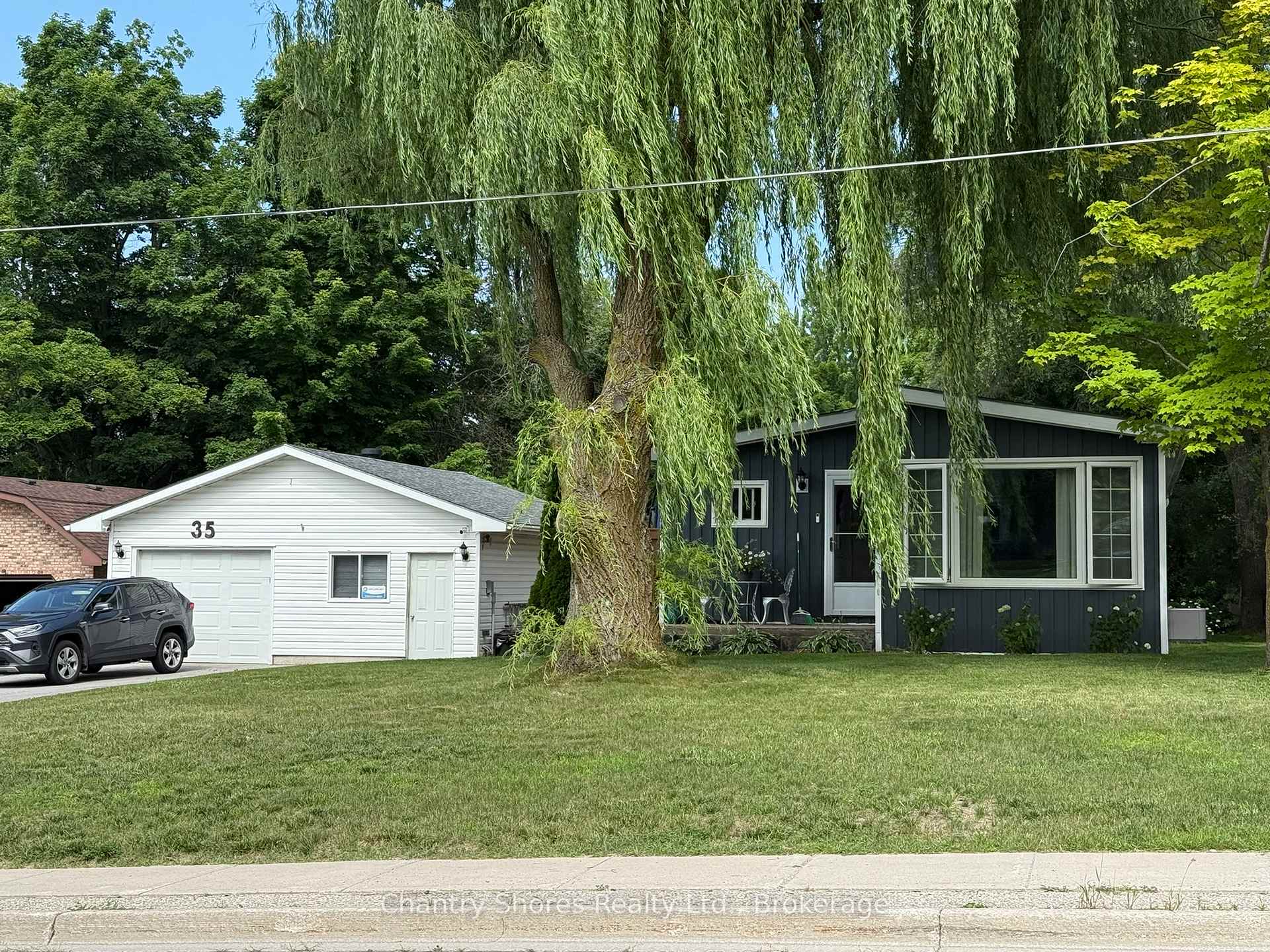 Photo 1 of 35 King Street, Kincardine — HOMEH