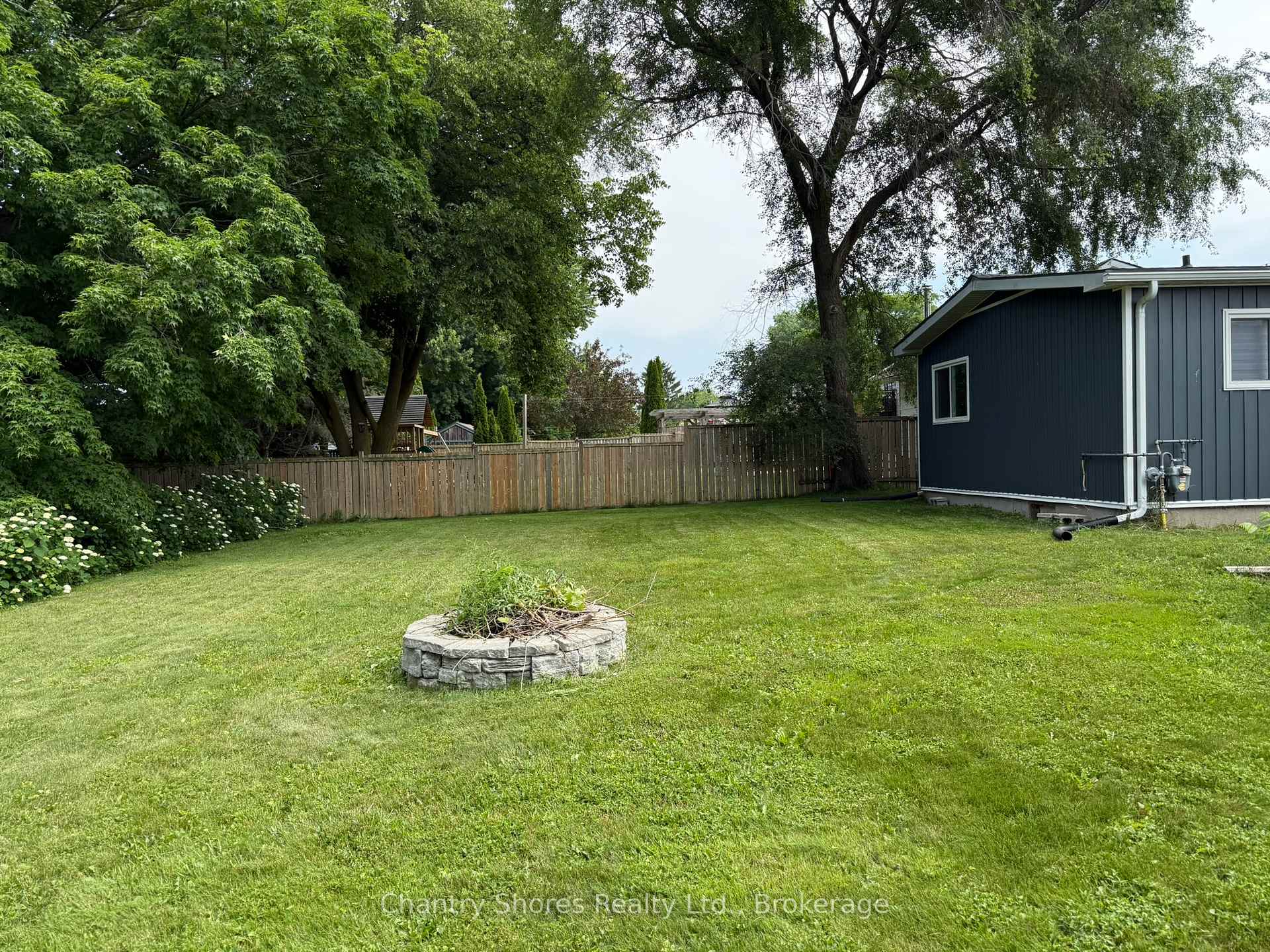 Photo 11 of 35 King Street, Kincardine — HOMEH