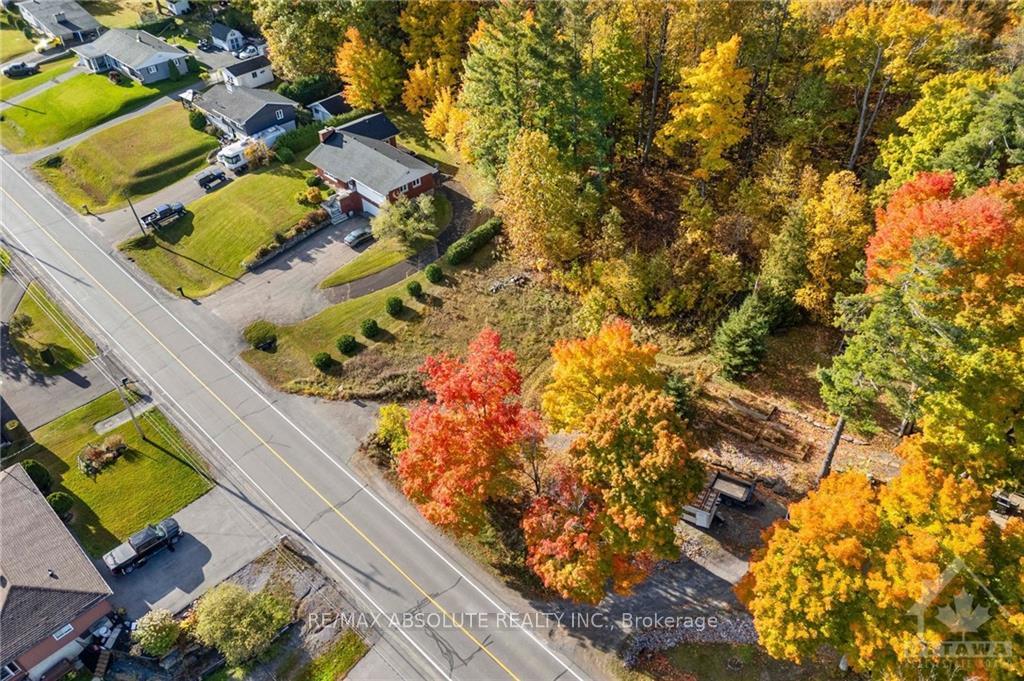 Photo 7 of 1139B River Road, McNab/Braeside, Mcnab/Braeside Twps — HOMEH
