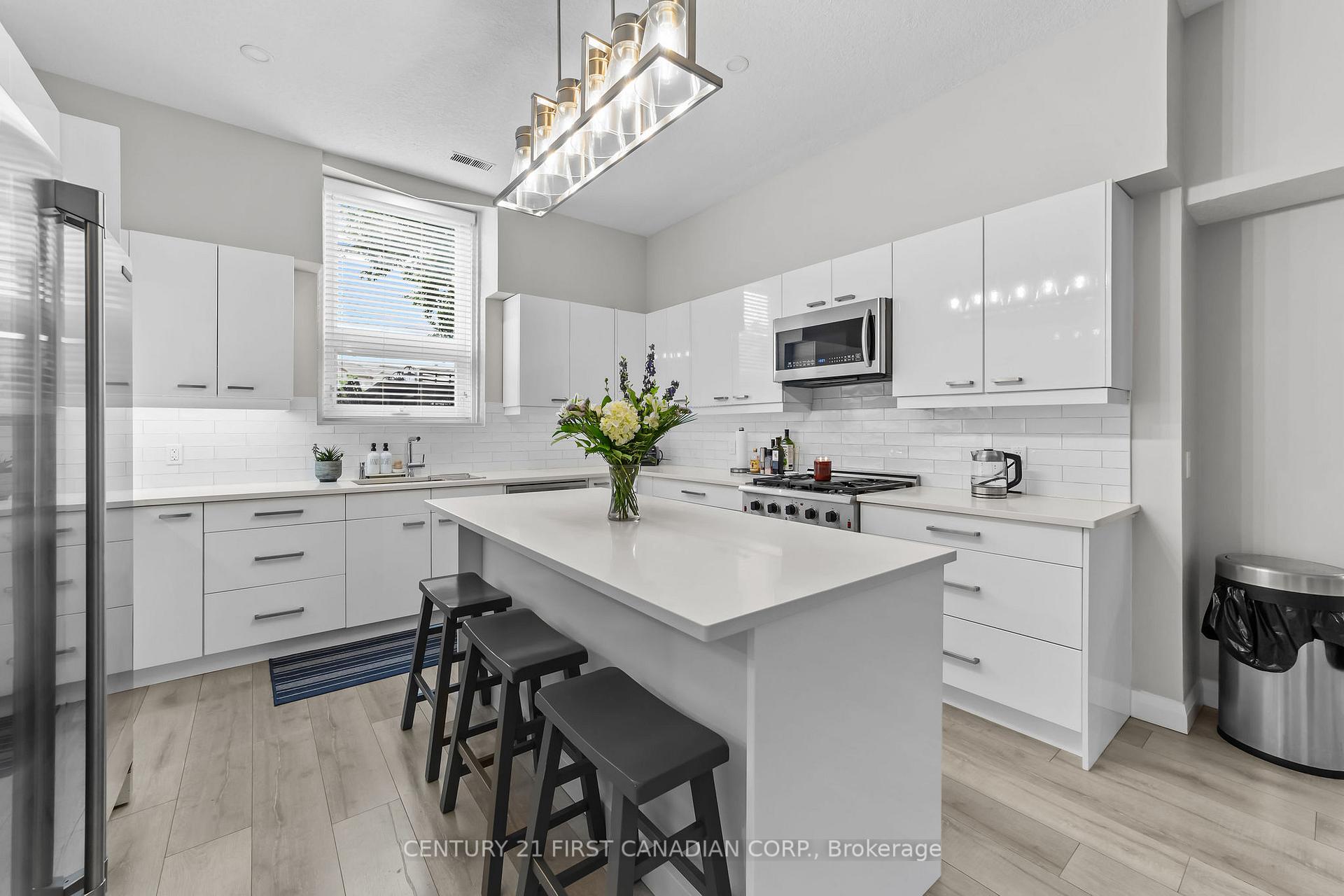 Photo 15 of 142 Main Street, Lucan Biddulph, Lucan — HOMEH