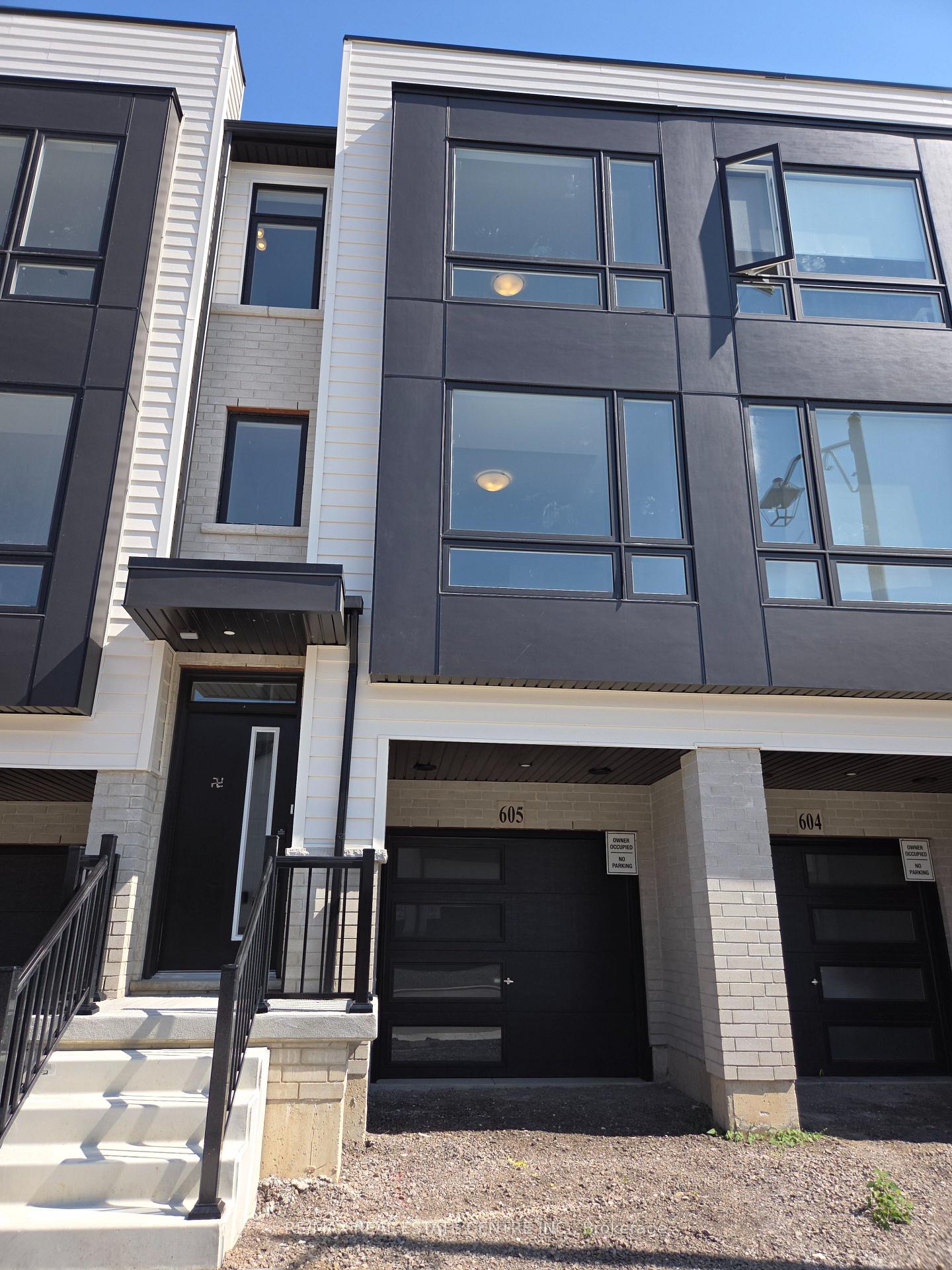 Front of Unit 605, 4040 Mountain Street