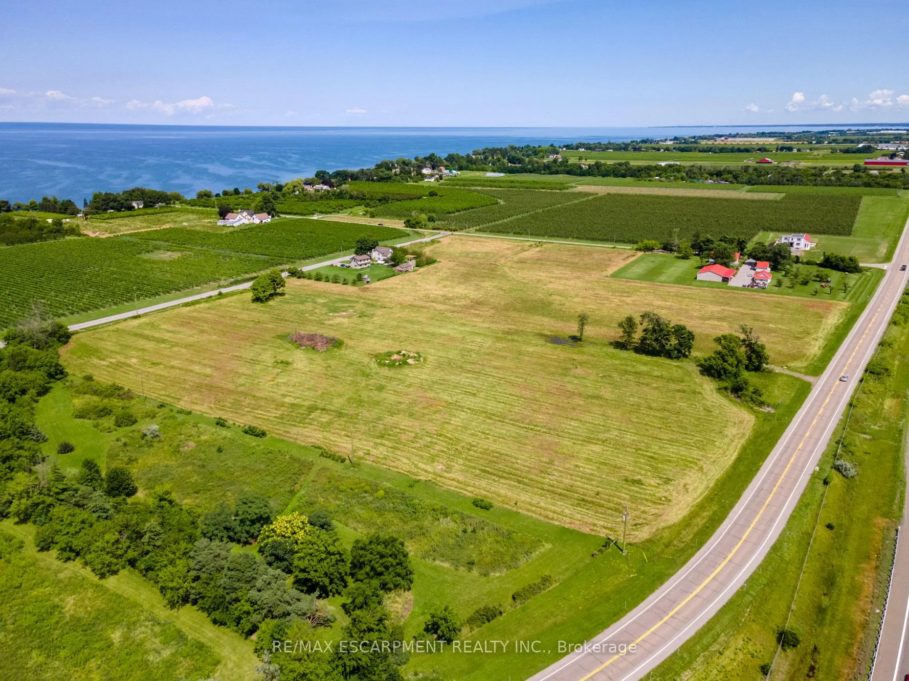 Photo 4 of 4766 Bartlett Road N, Lincoln, Lincoln Lake — HOMEH
