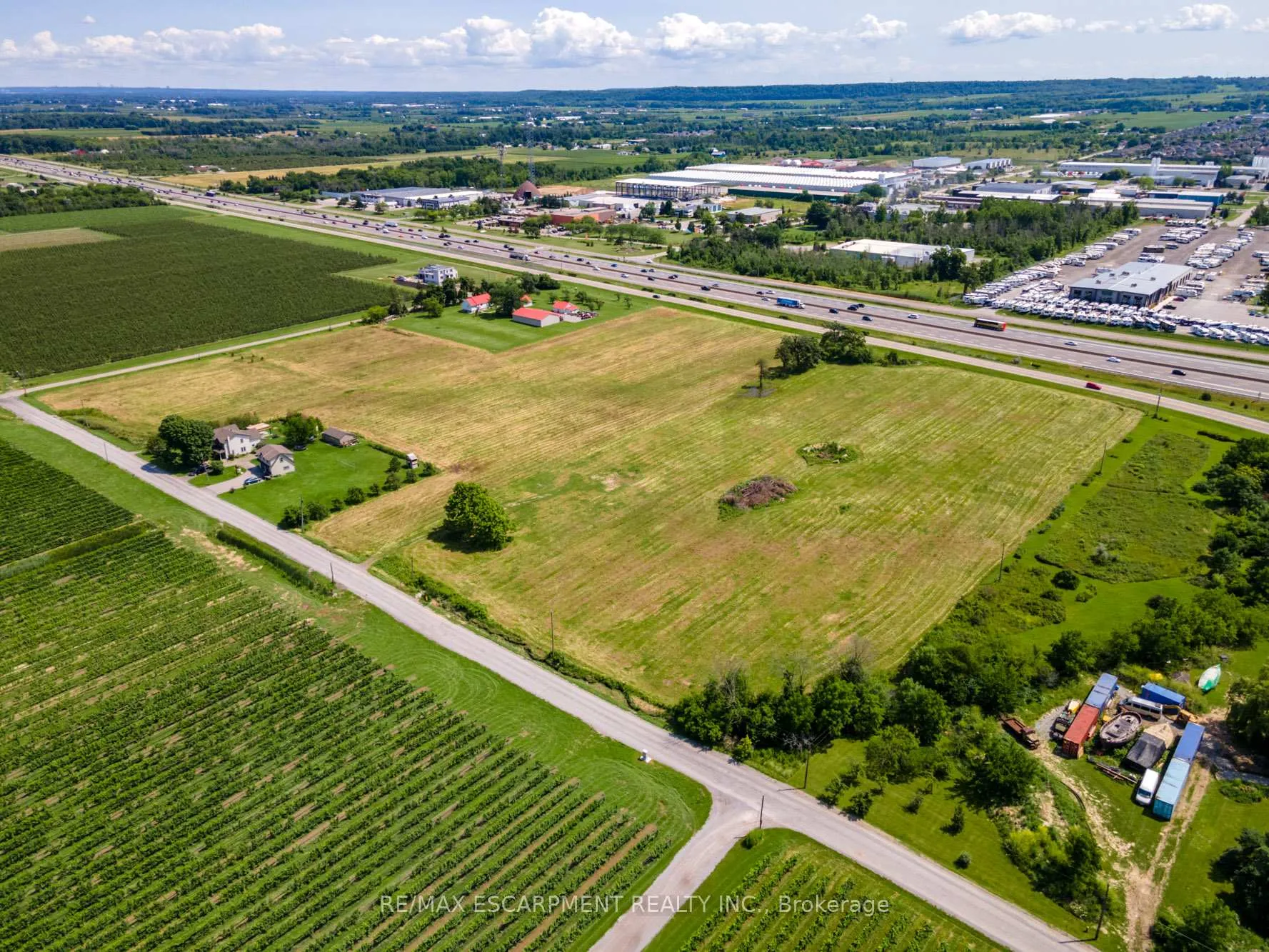 Photo 9 of 4766 Bartlett Road N, Lincoln, Lincoln Lake — HOMEH