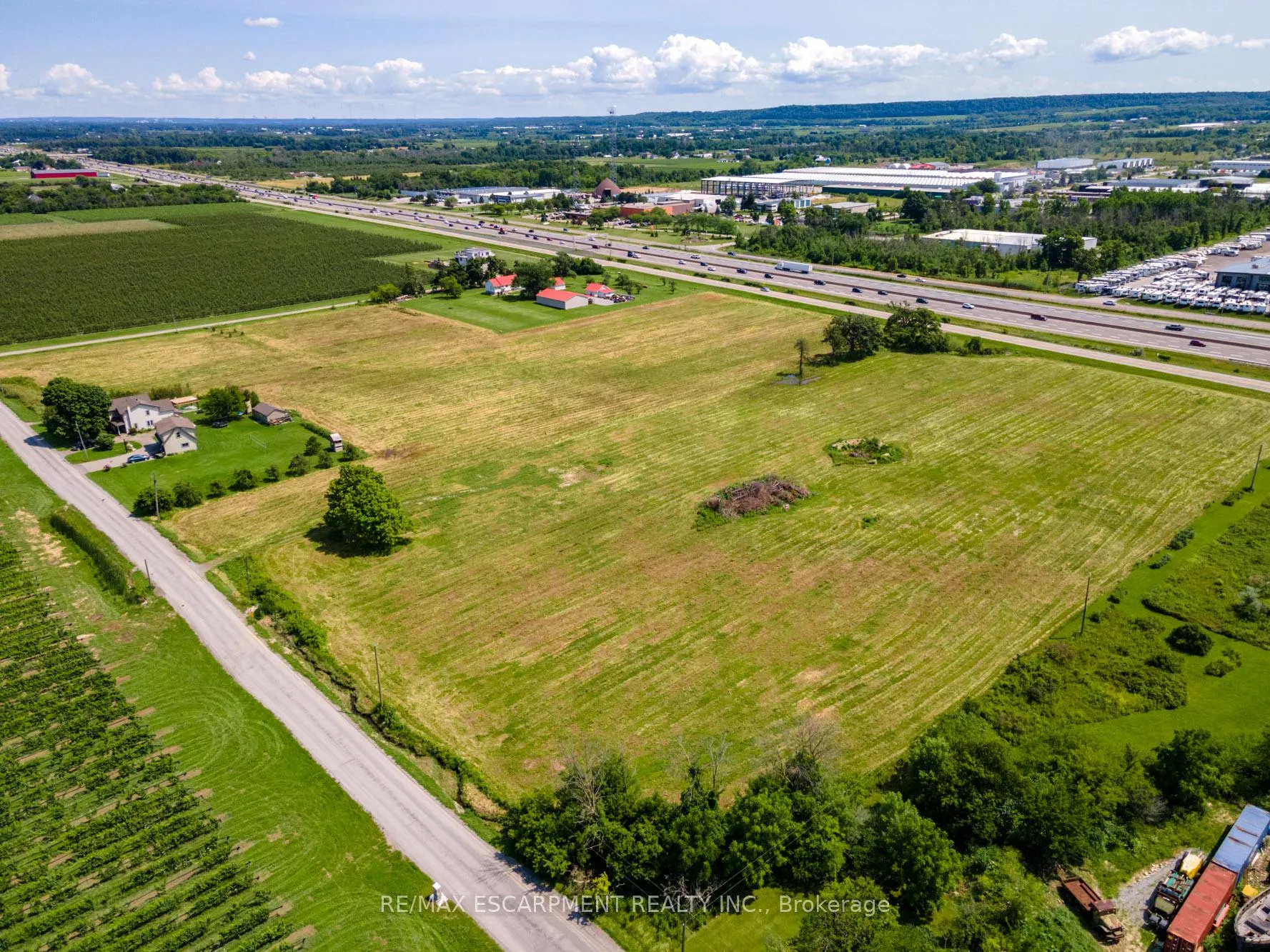 Photo 10 of 4766 Bartlett Road N, Lincoln, Lincoln Lake — HOMEH