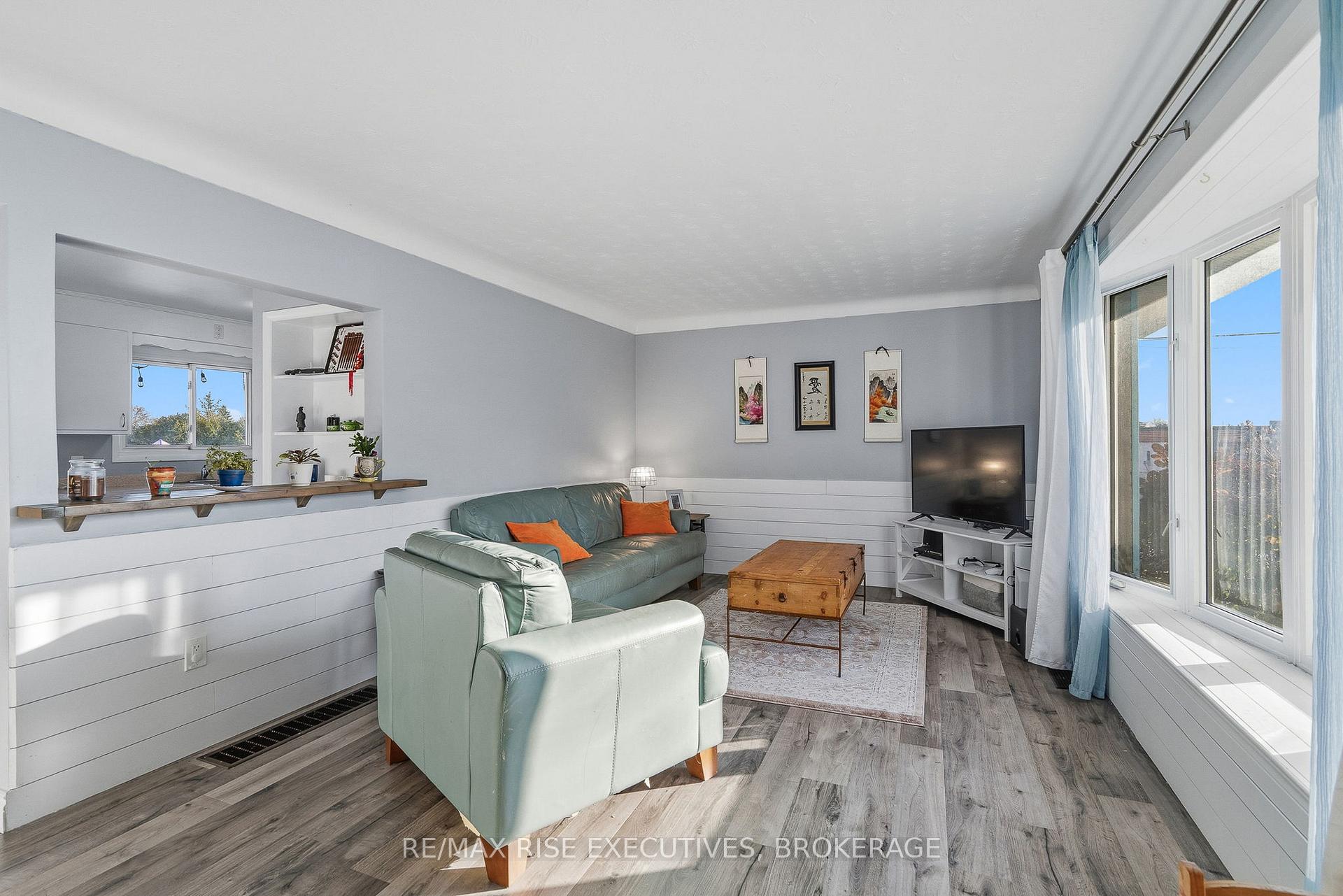 Photo 6 of 101 Park Crescent, Loyalist, Amherstview — HOMEH