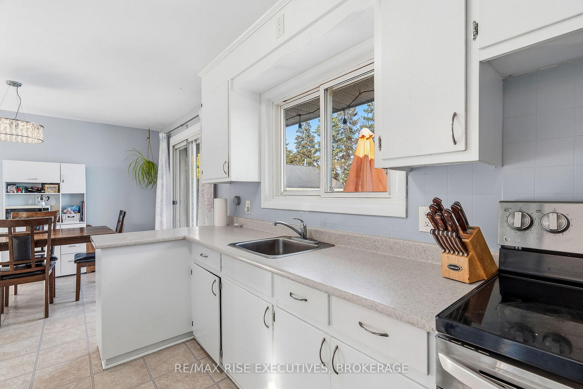 Photo 9 of 101 Park Crescent, Loyalist, Amherstview — HOMEH