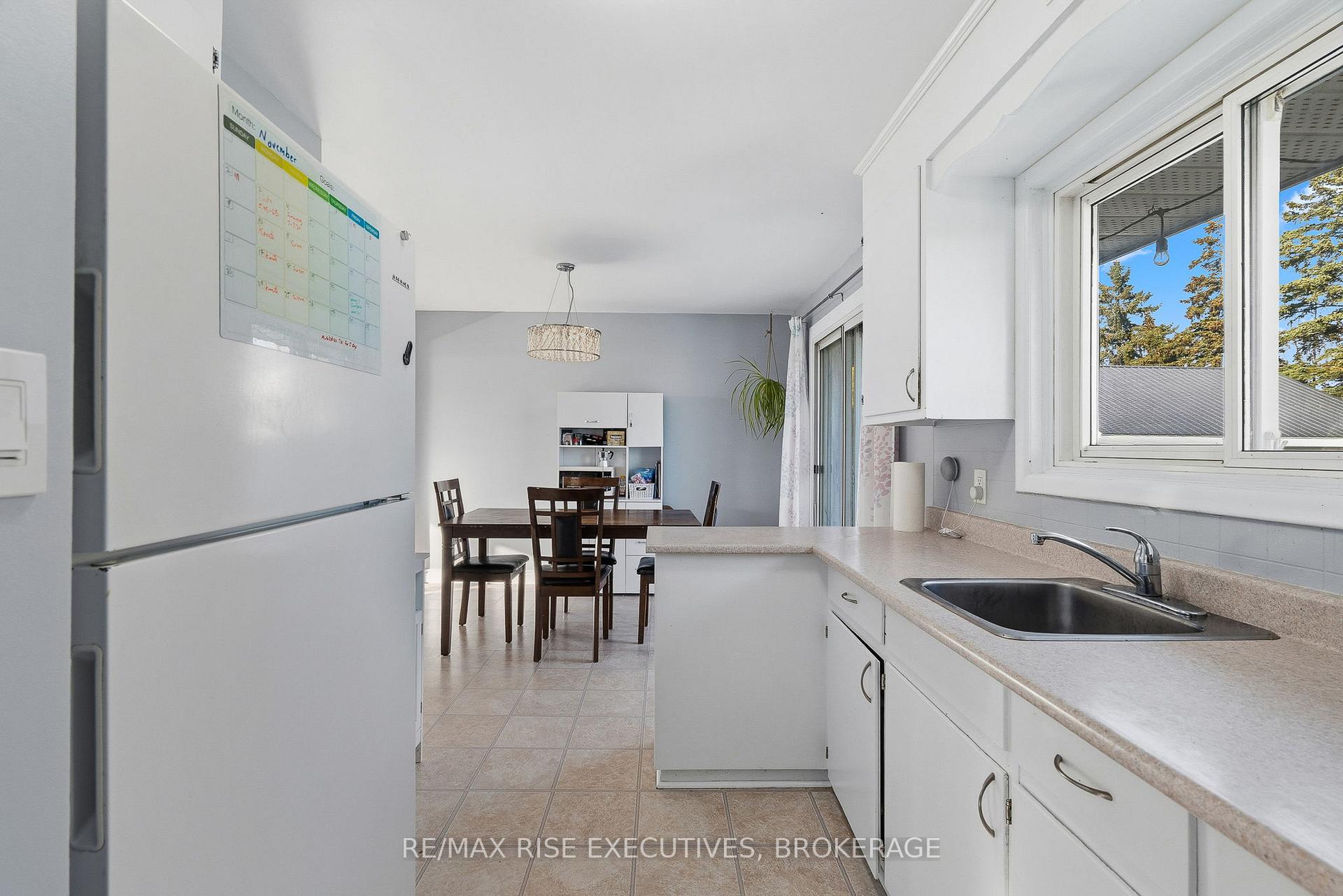 Photo 10 of 101 Park Crescent, Loyalist, Amherstview — HOMEH