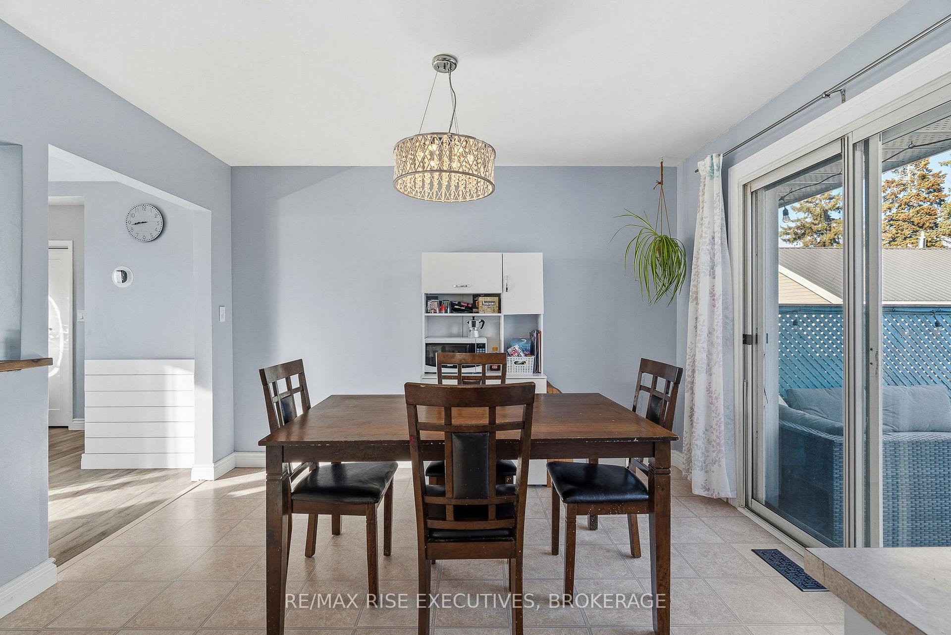 Photo 11 of 101 Park Crescent, Loyalist, Amherstview — HOMEH