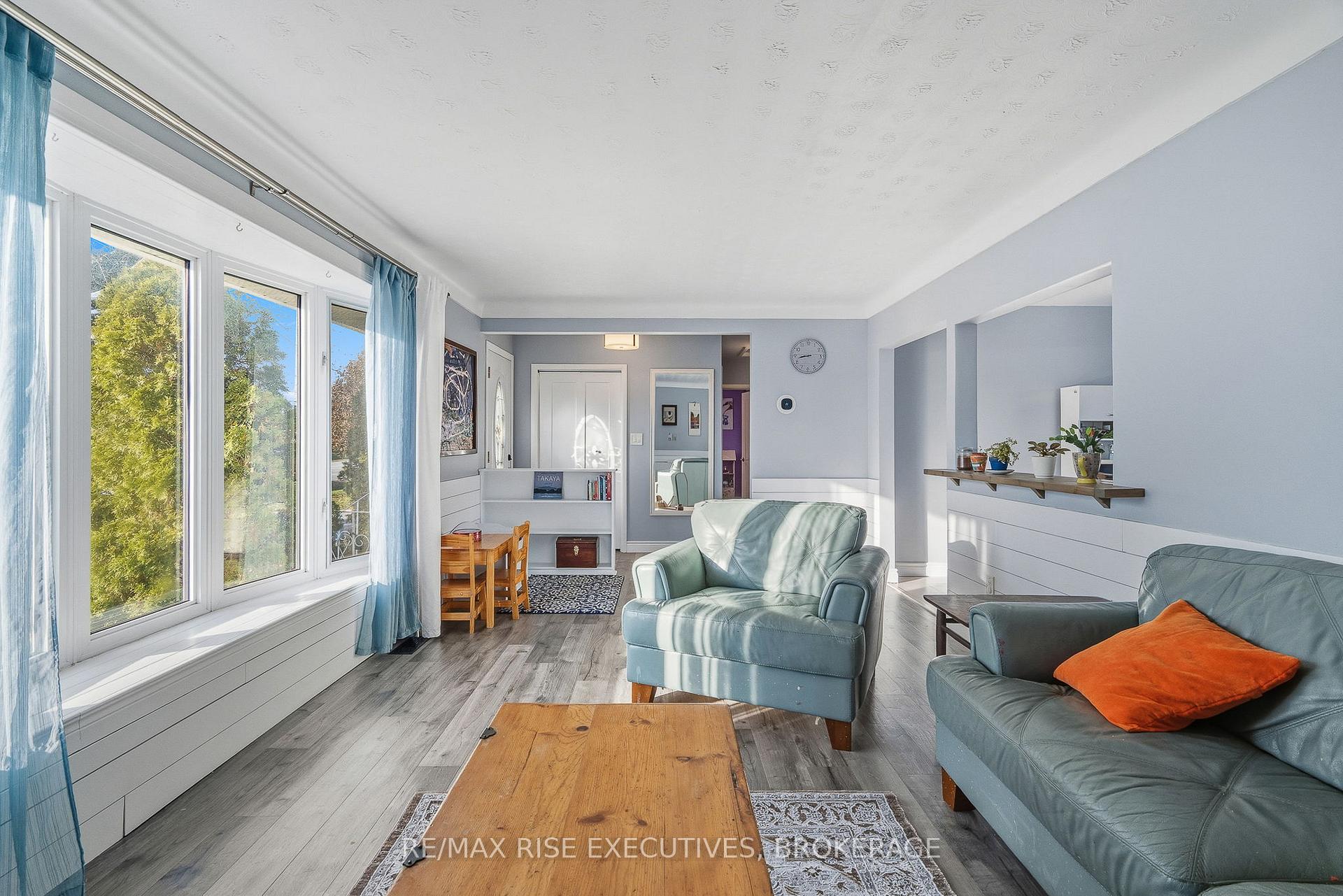 Photo 12 of 101 Park Crescent, Loyalist, Amherstview — HOMEH