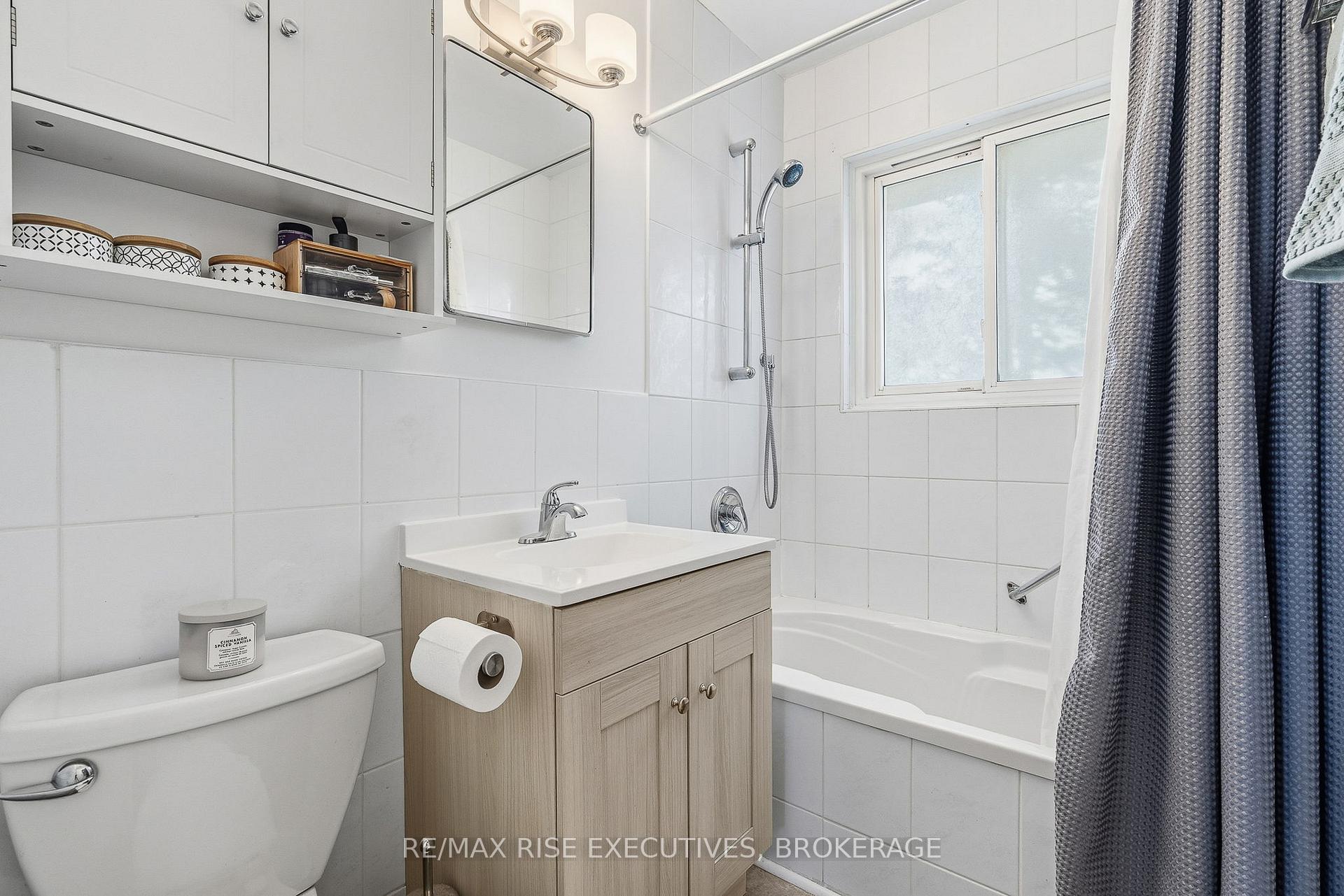 Photo 15 of 101 Park Crescent, Loyalist, Amherstview — HOMEH