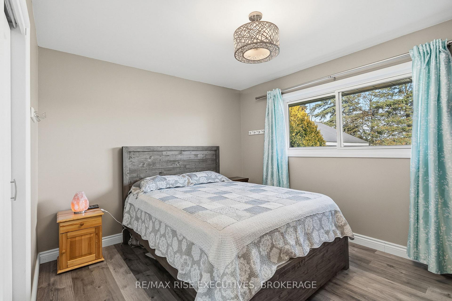 Photo 18 of 101 Park Crescent, Loyalist, Amherstview — HOMEH