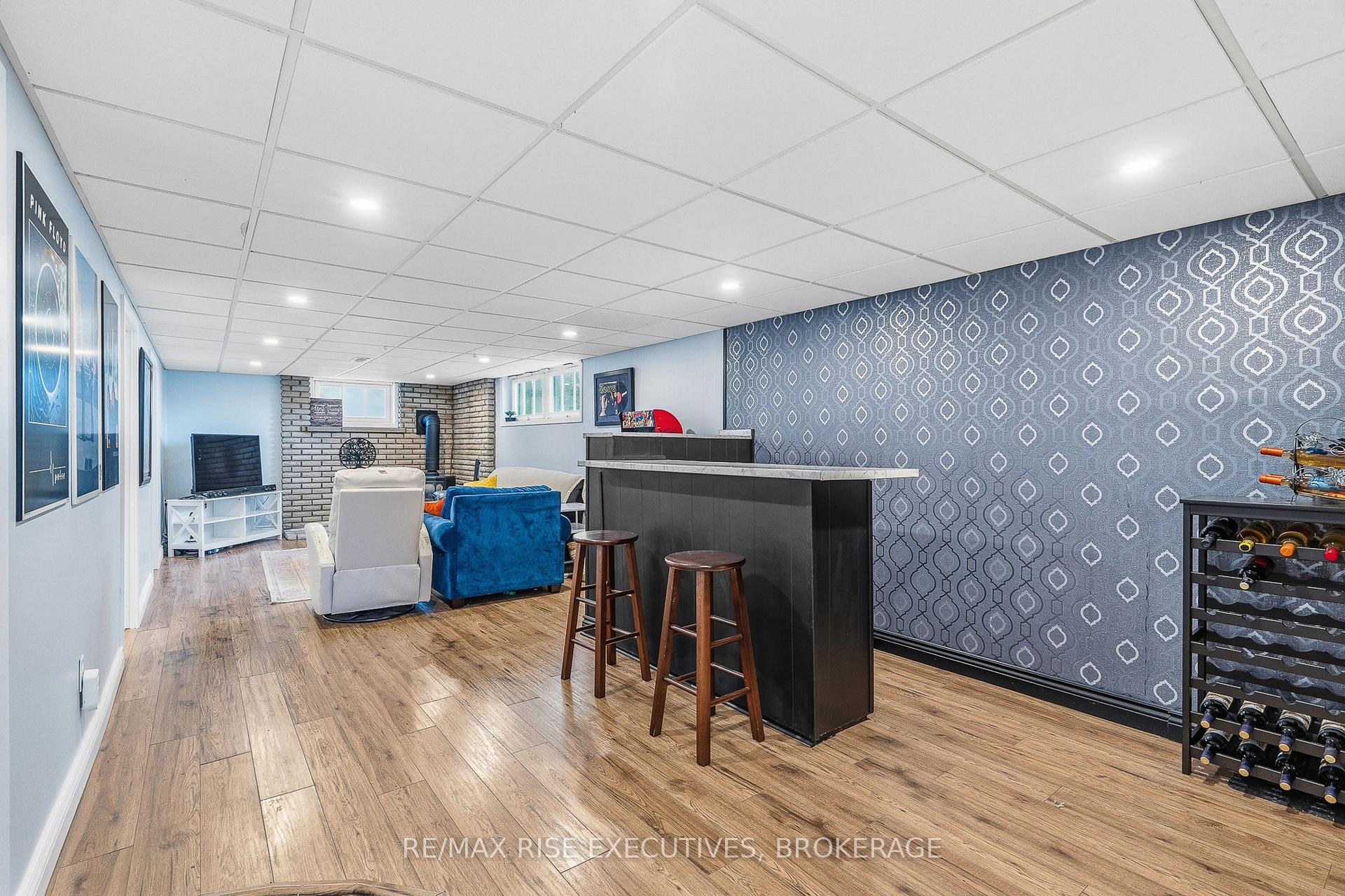 Photo 20 of 101 Park Crescent, Loyalist, Amherstview — HOMEH
