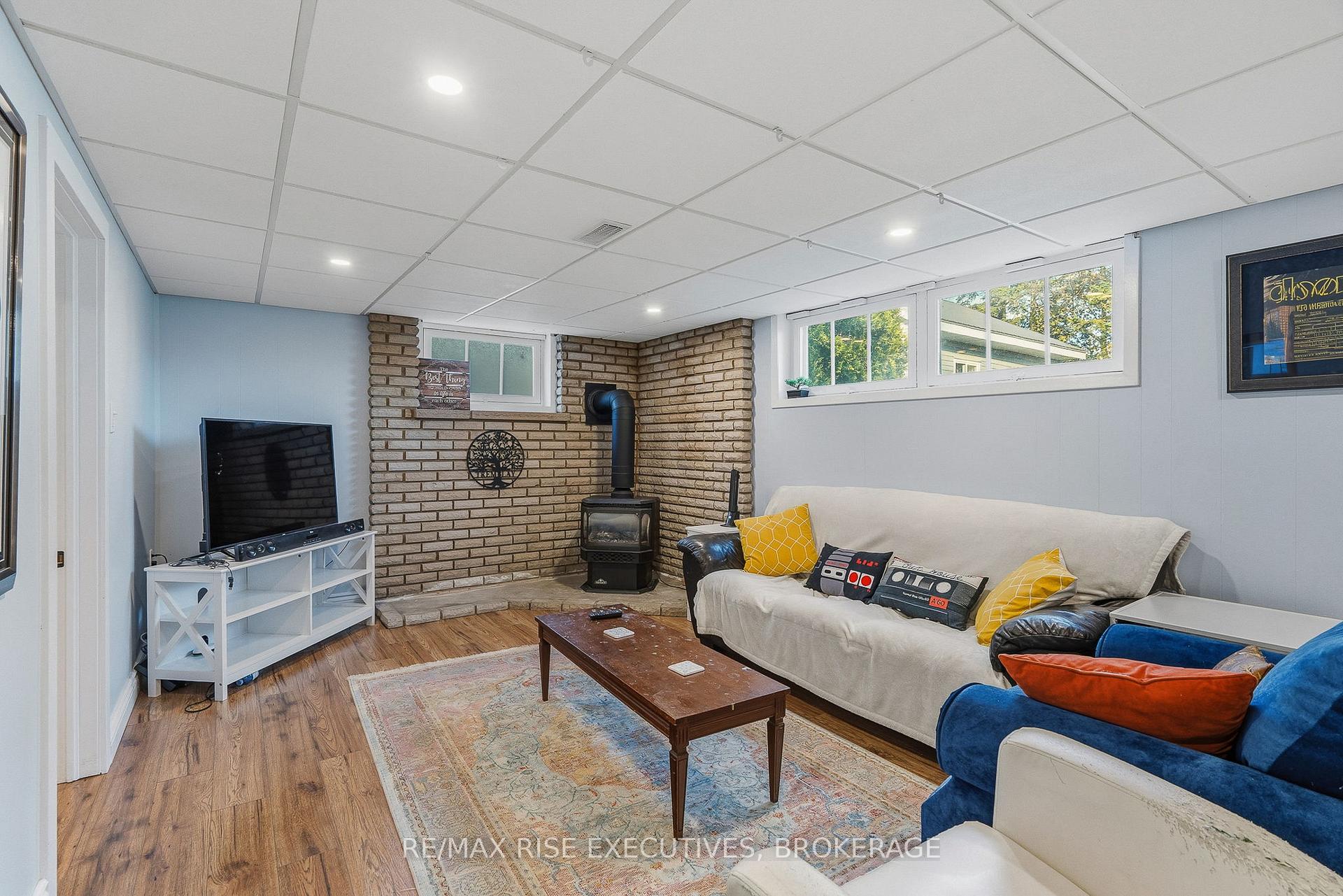 Photo 21 of 101 Park Crescent, Loyalist, Amherstview — HOMEH