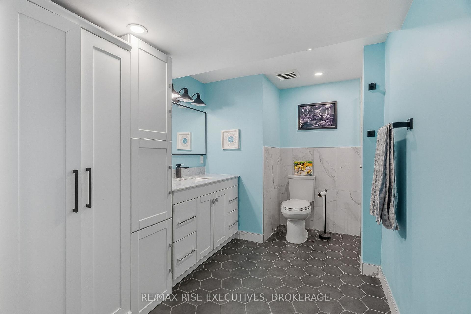 Photo 24 of 101 Park Crescent, Loyalist, Amherstview — HOMEH