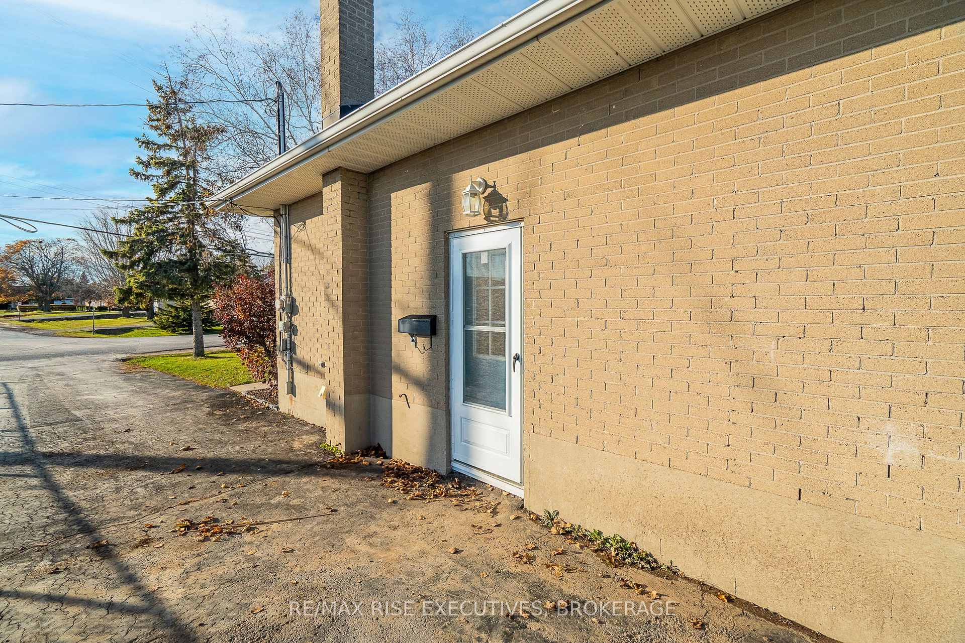 Photo 29 of 101 Park Crescent, Loyalist, Amherstview — HOMEH