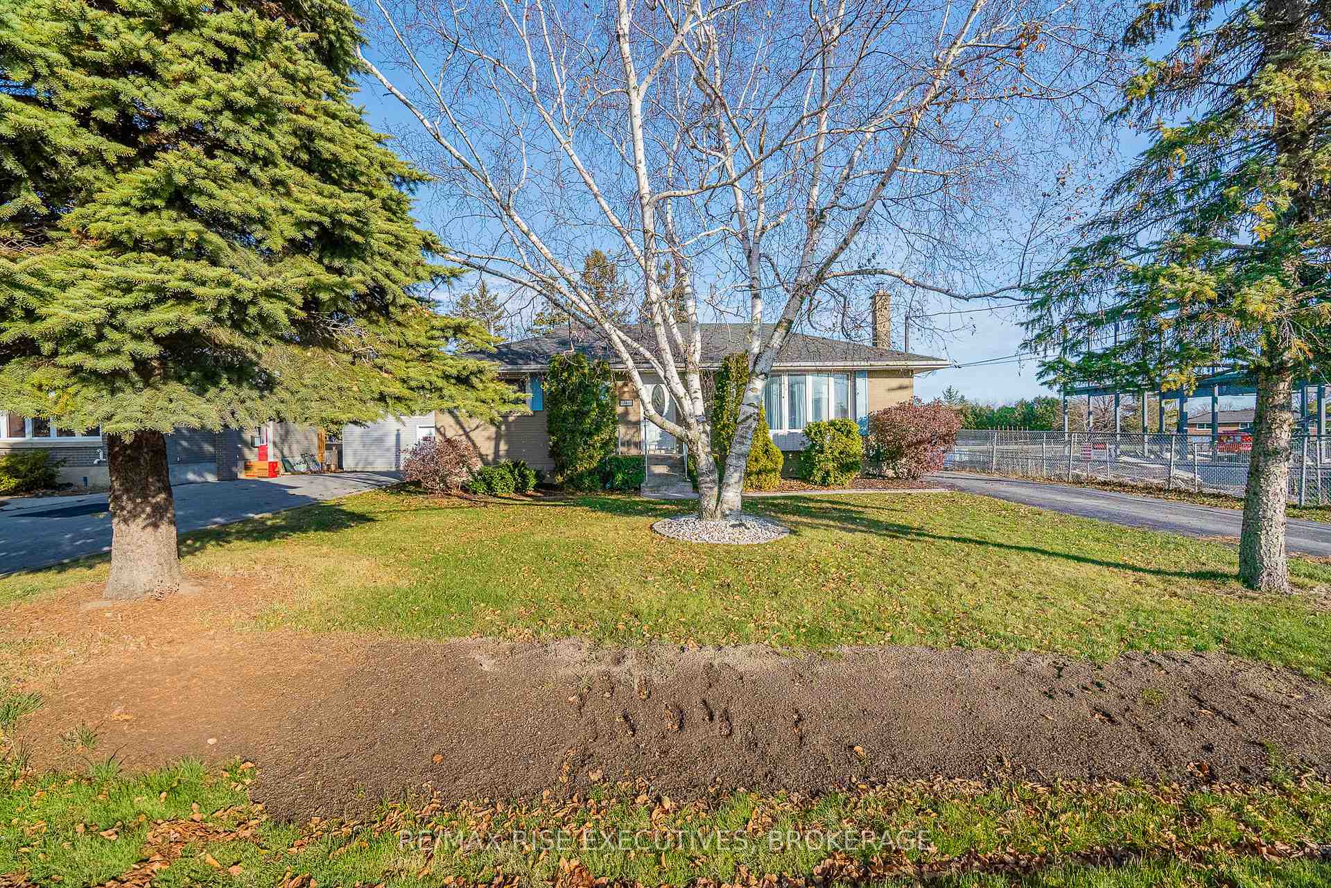 Photo 30 of 101 Park Crescent, Loyalist, Amherstview — HOMEH