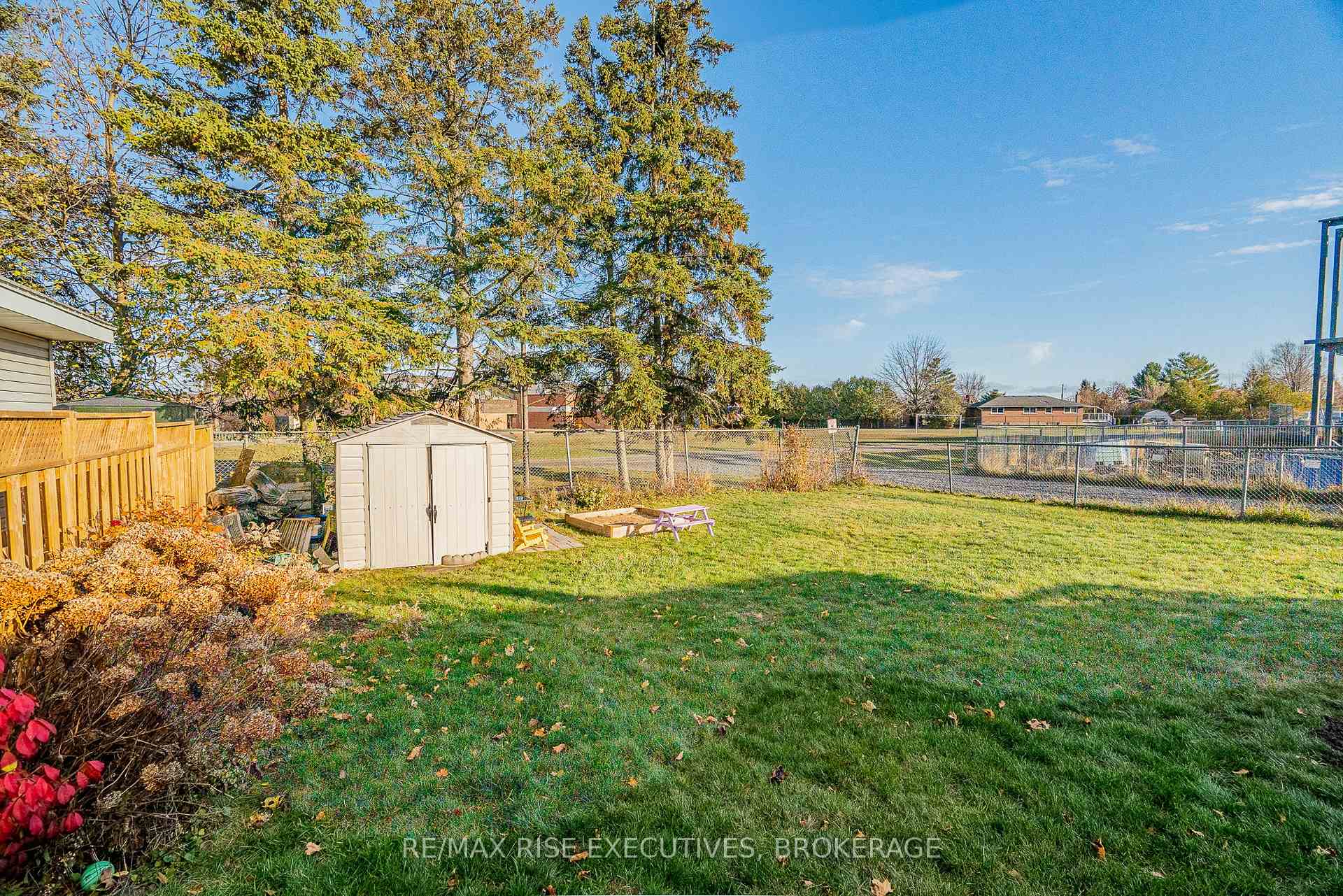 Photo 34 of 101 Park Crescent, Loyalist, Amherstview — HOMEH