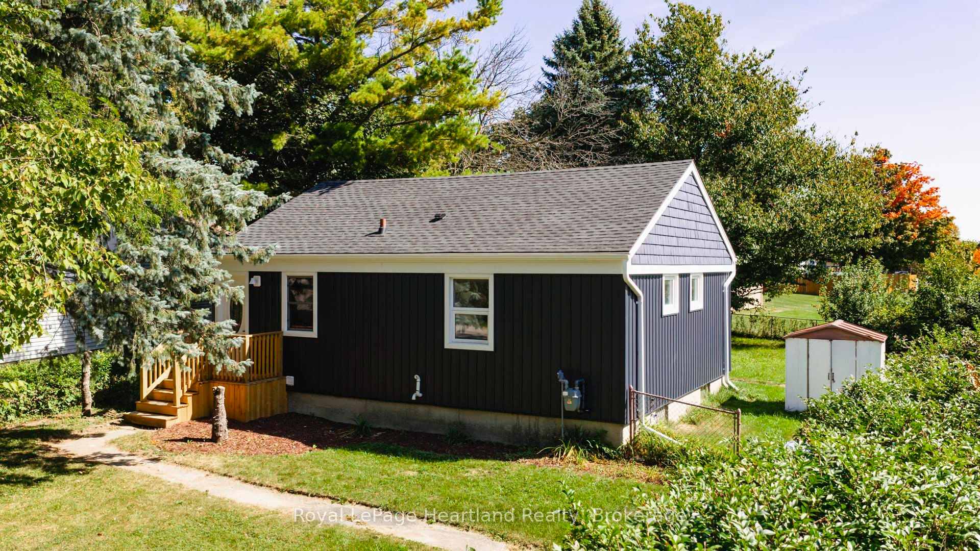 Photo 1 of 26 Quebec Road, Huron East, Vanastra — HOMEH