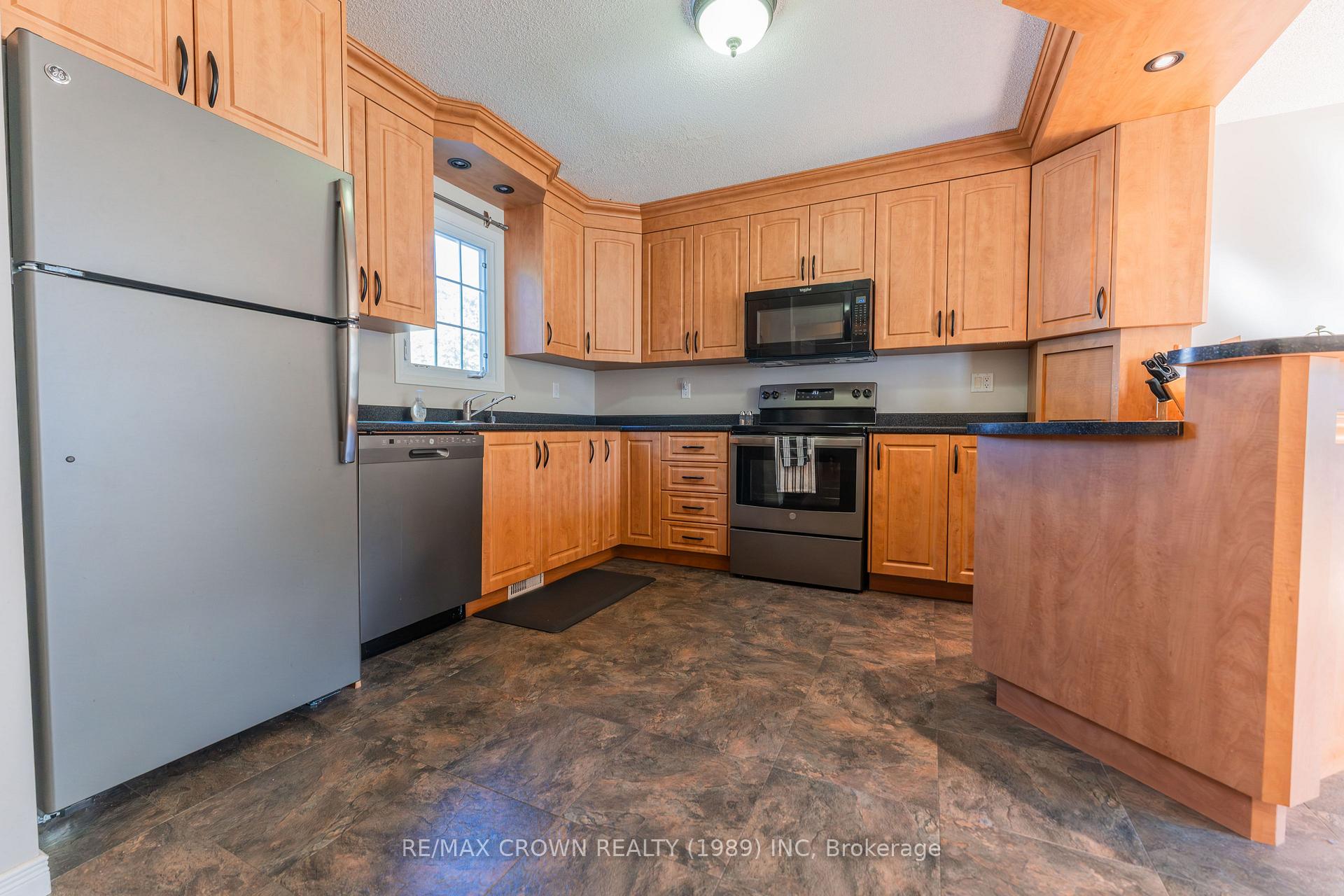 Photo 11 of 22 Birch Road, Kapuskasing — HOMEH