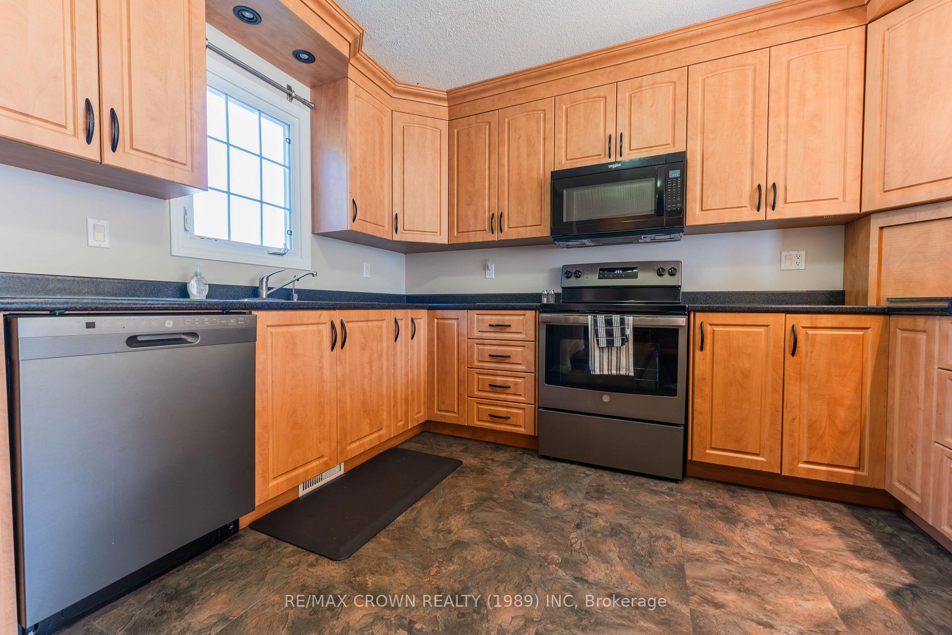 Photo 12 of 22 Birch Road, Kapuskasing — HOMEH