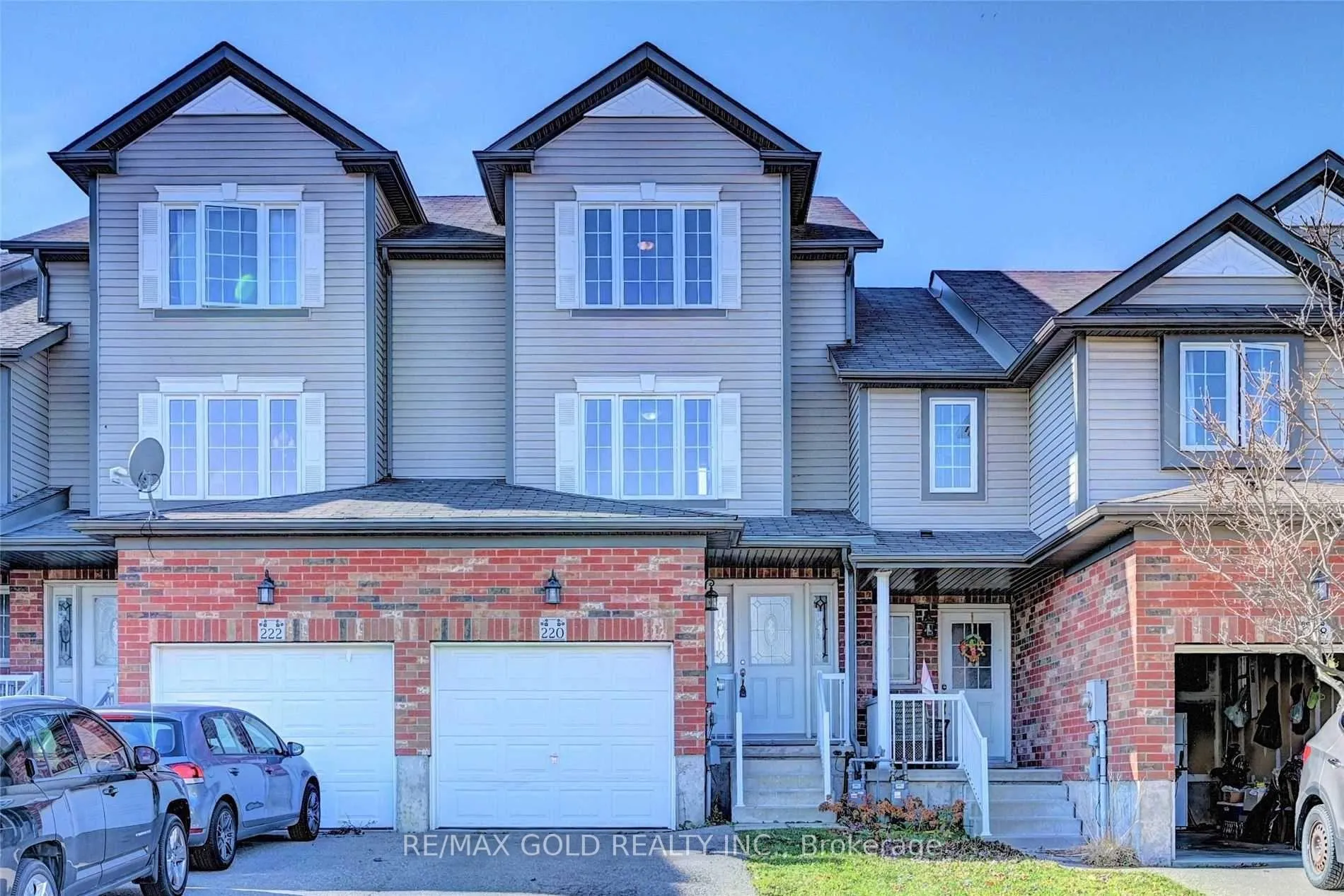 Photo 1 of 220 Westmeadow Drive, Kitchener, Highland West — HOMEH
