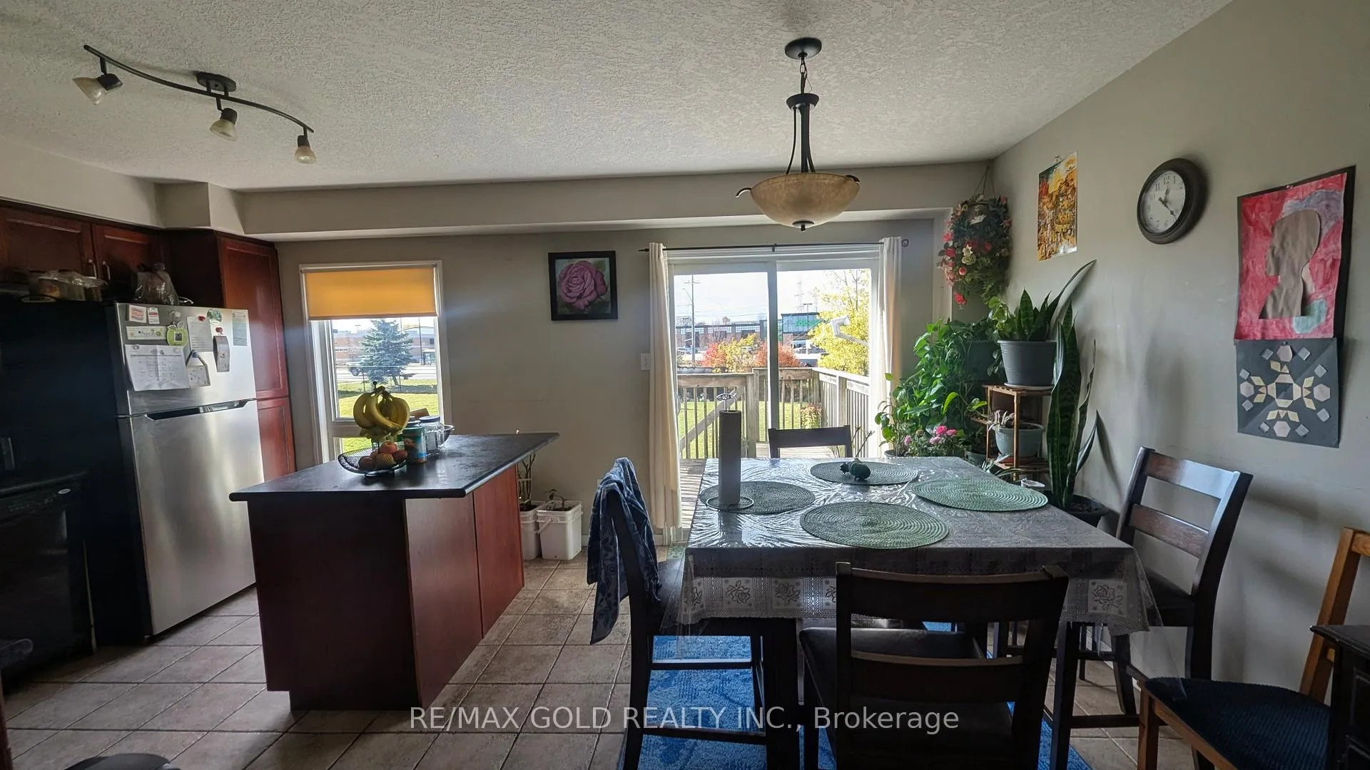 Photo 6 of 220 Westmeadow Drive, Kitchener, Highland West — HOMEH