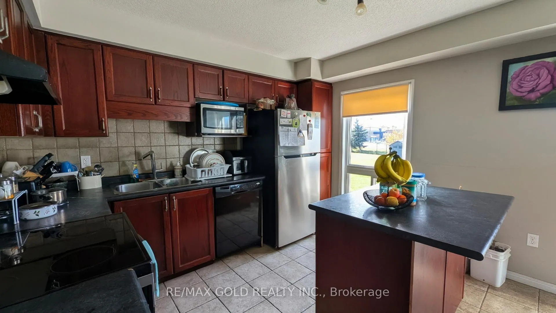 Photo 7 of 220 Westmeadow Drive, Kitchener, Highland West — HOMEH