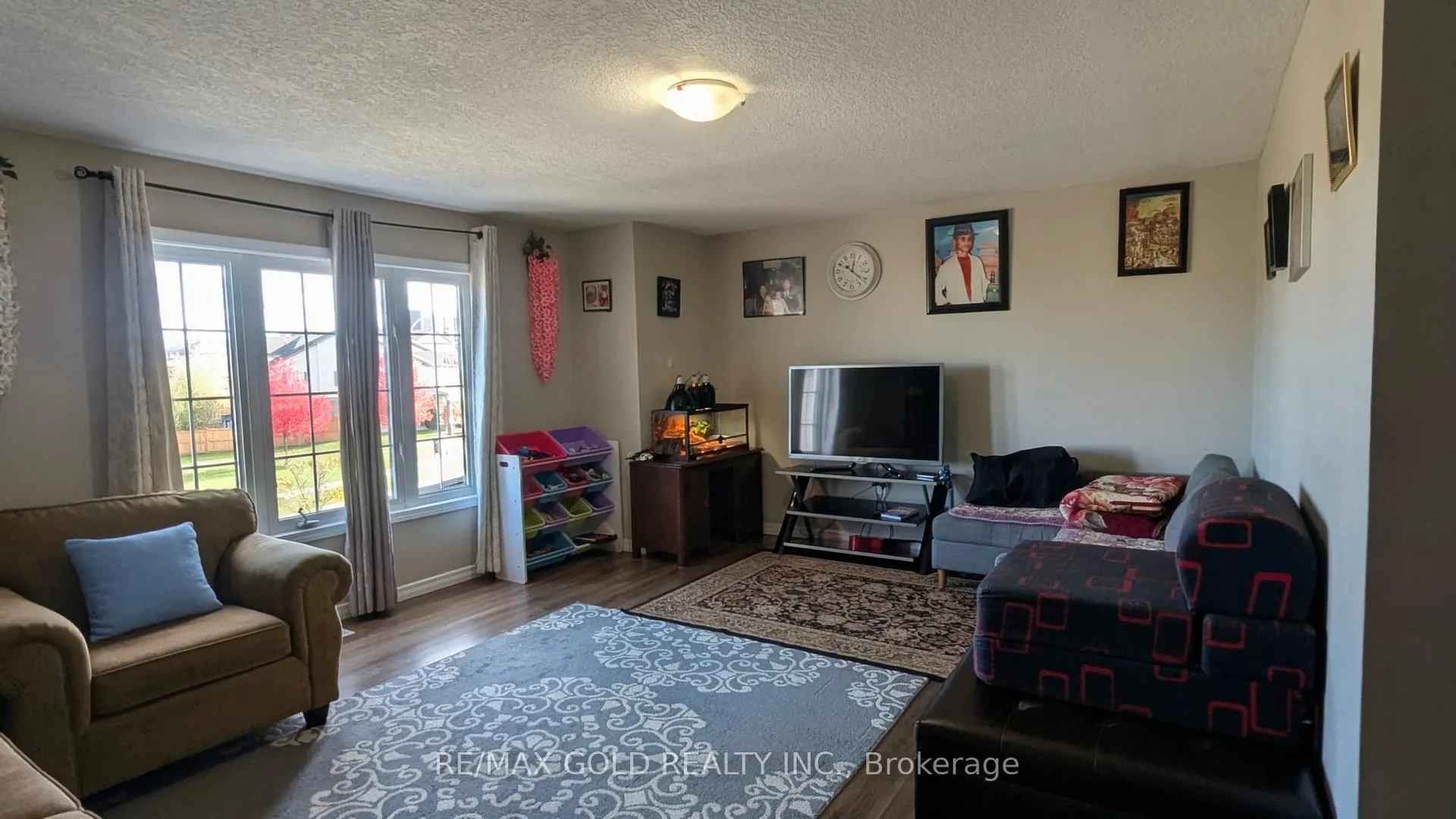 Photo 10 of 220 Westmeadow Drive, Kitchener, Highland West — HOMEH